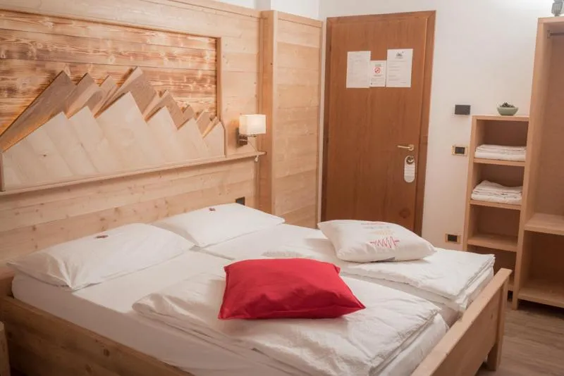 Bedroom, Bed in Garni Le Prealpi