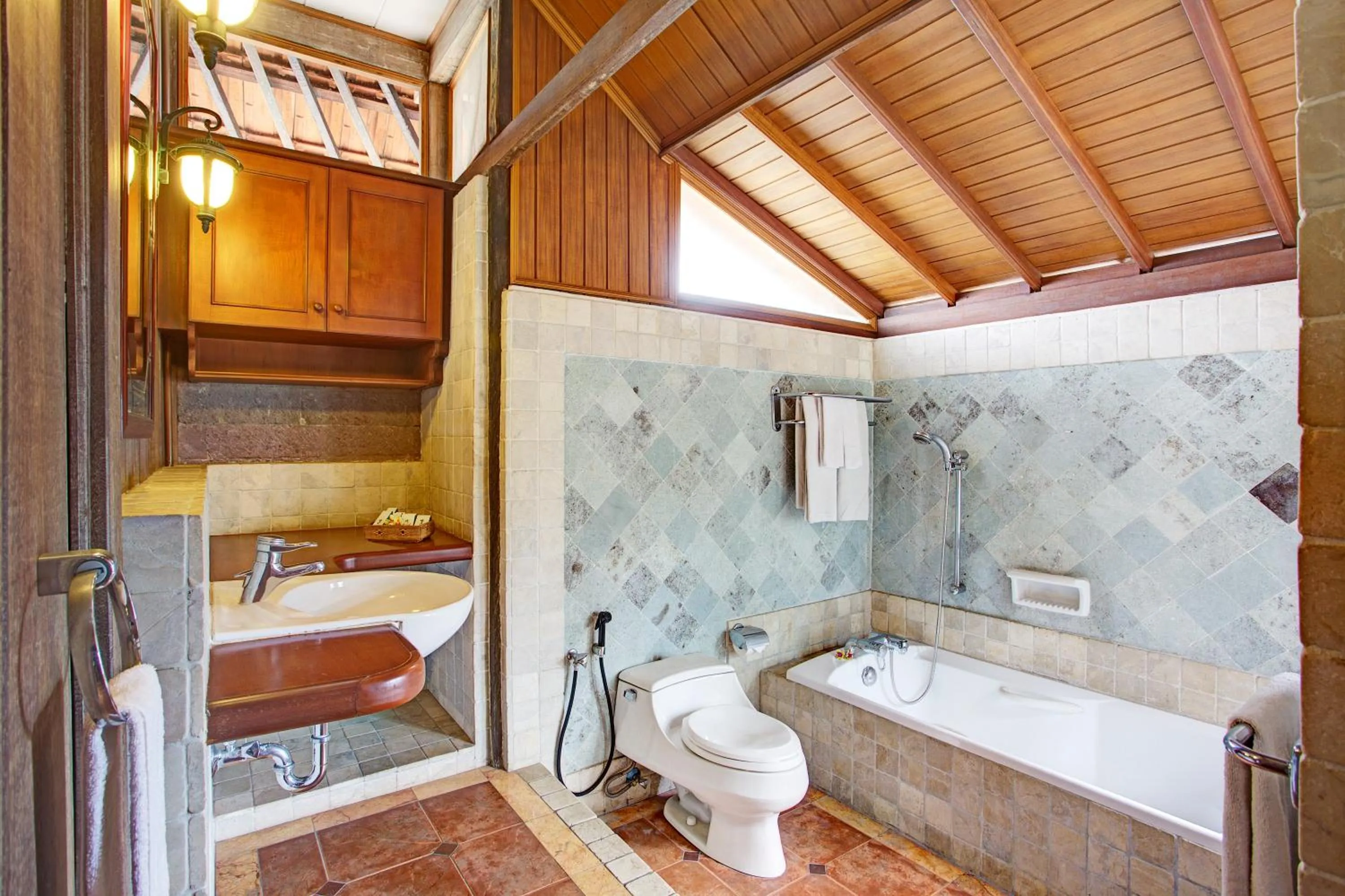 Toilet in Alindra Villas & Spa