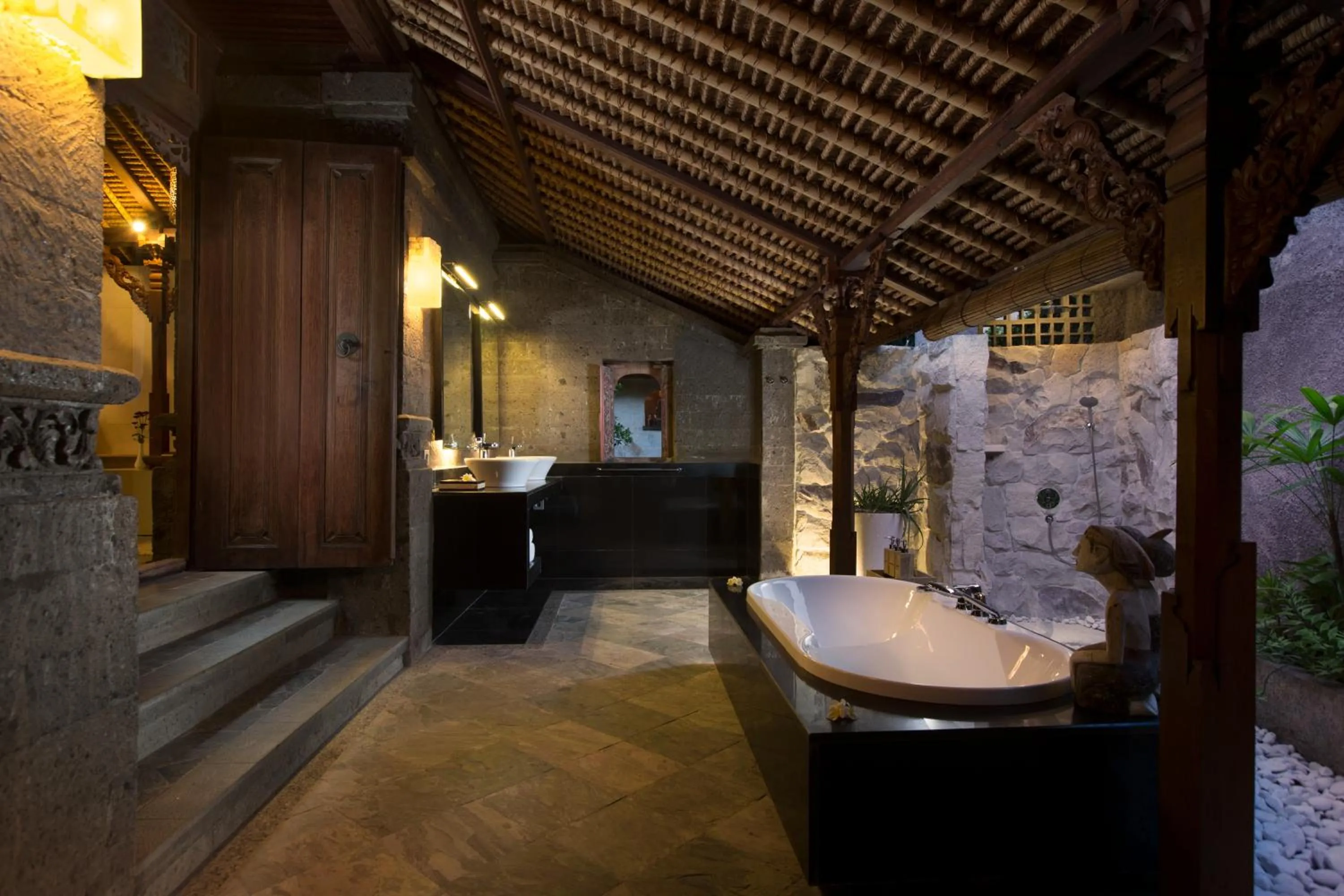 Toilet in Alindra Villas & Spa