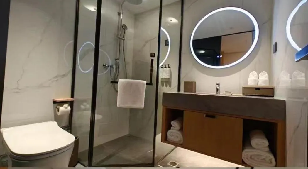 Toilet in Yanshan Hotel