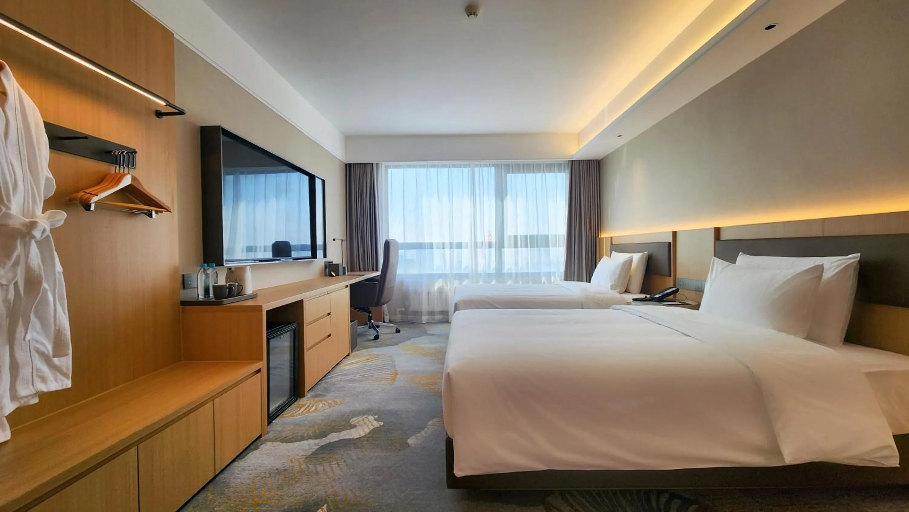 Photo of the whole room, Bed in Yanshan Hotel