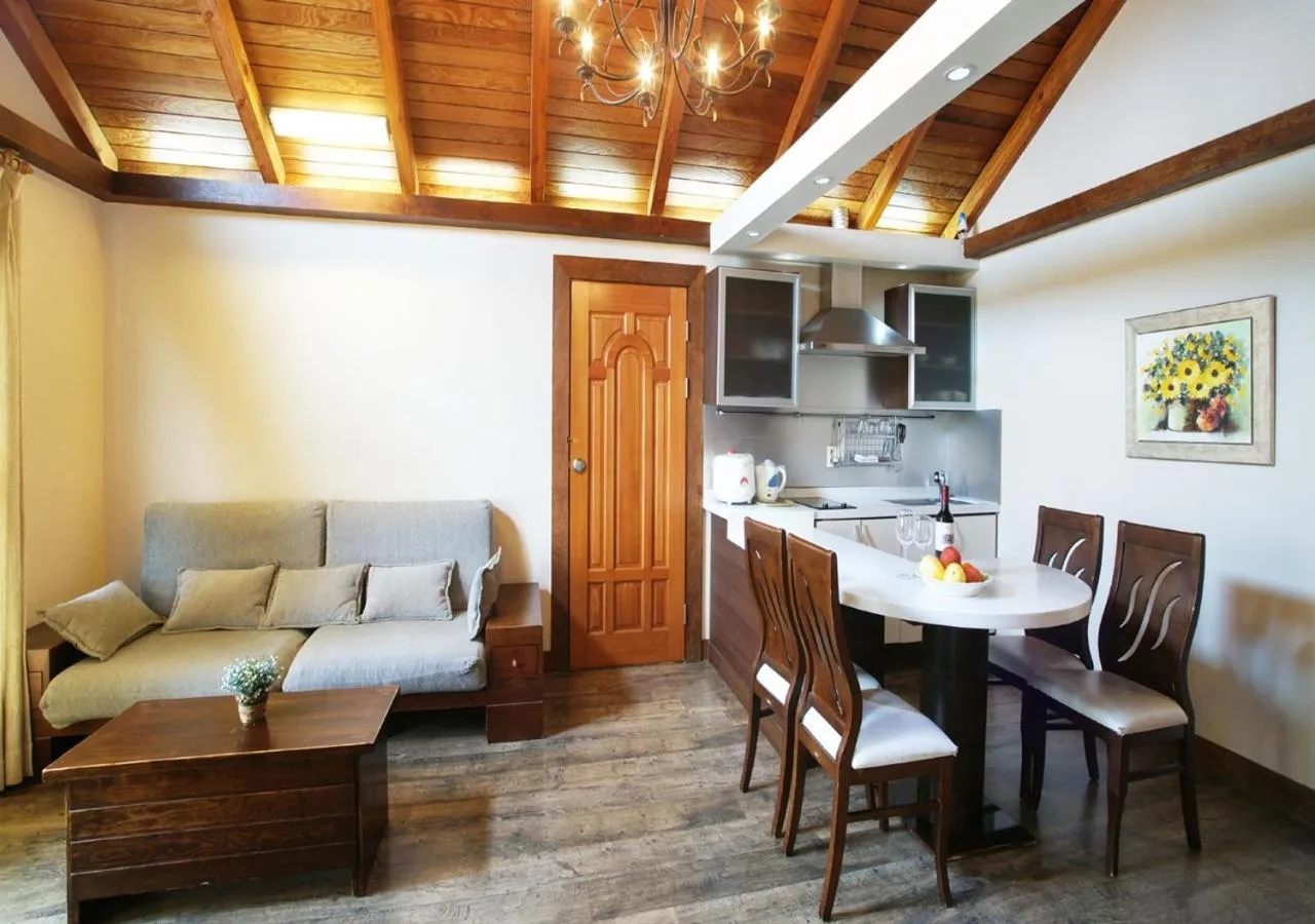 Dining Area in Uts Golf Village