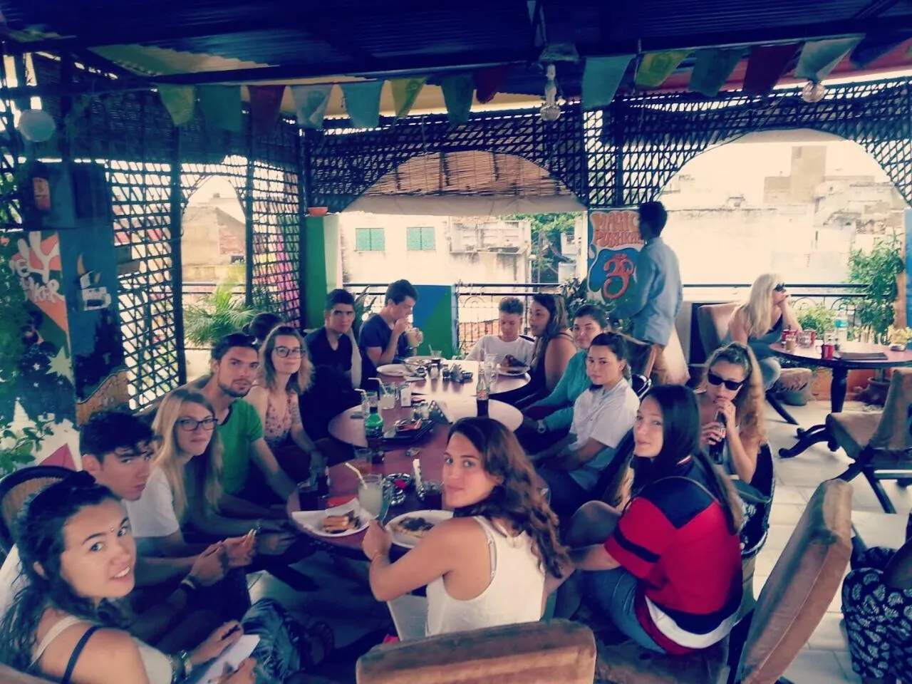 Restaurant/places to eat in Hotel Everest