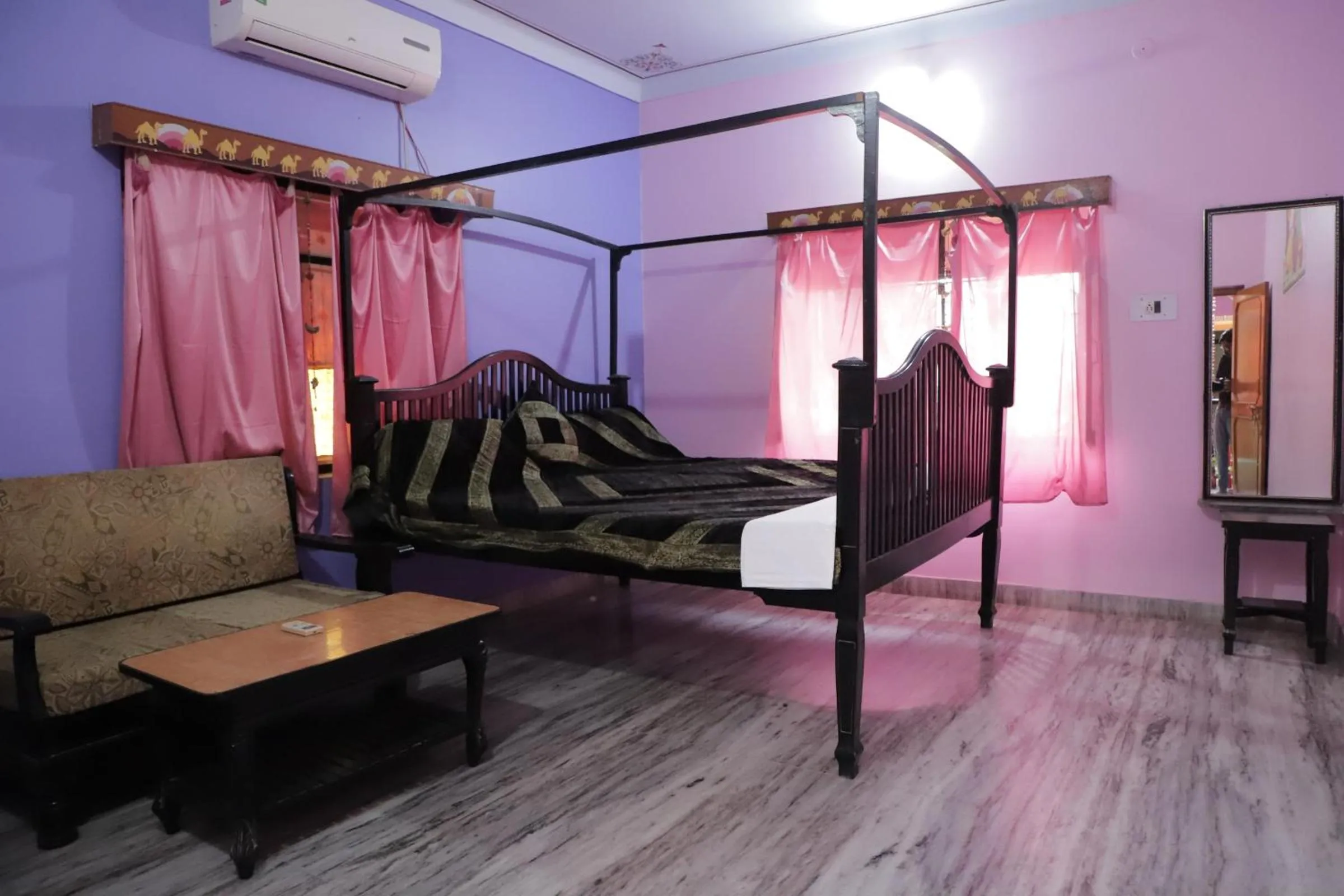 Bed in Hotel Everest