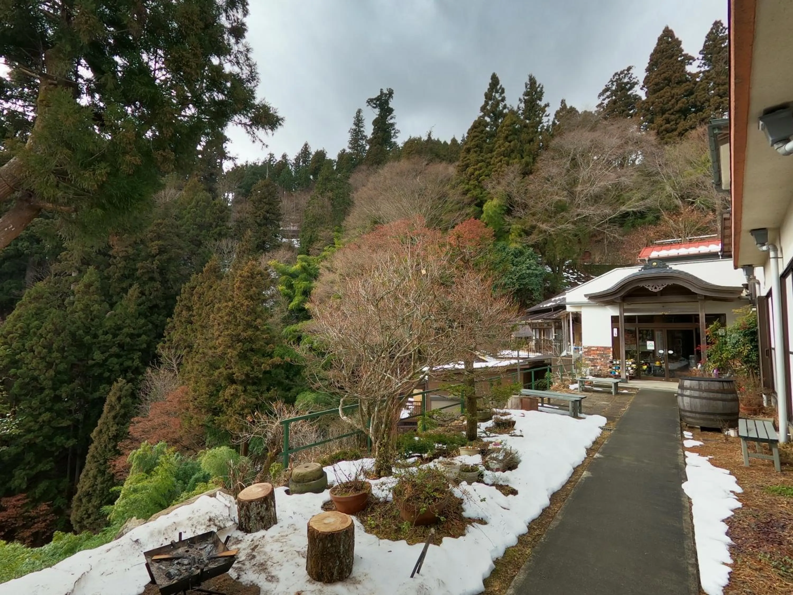 Property building in Shukubo Komadori-Sanso