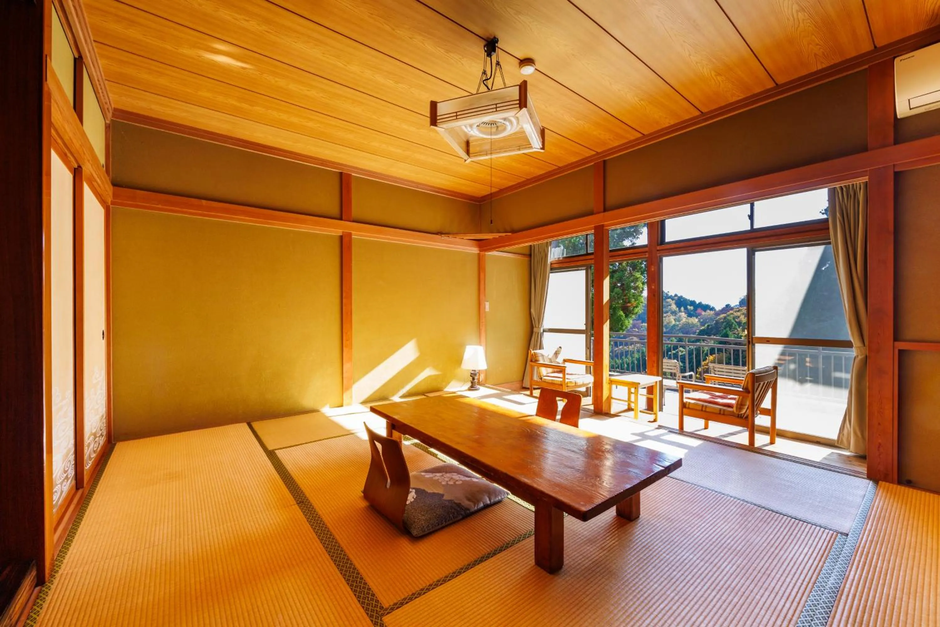 Photo of the whole room in Shukubo Komadori-Sanso