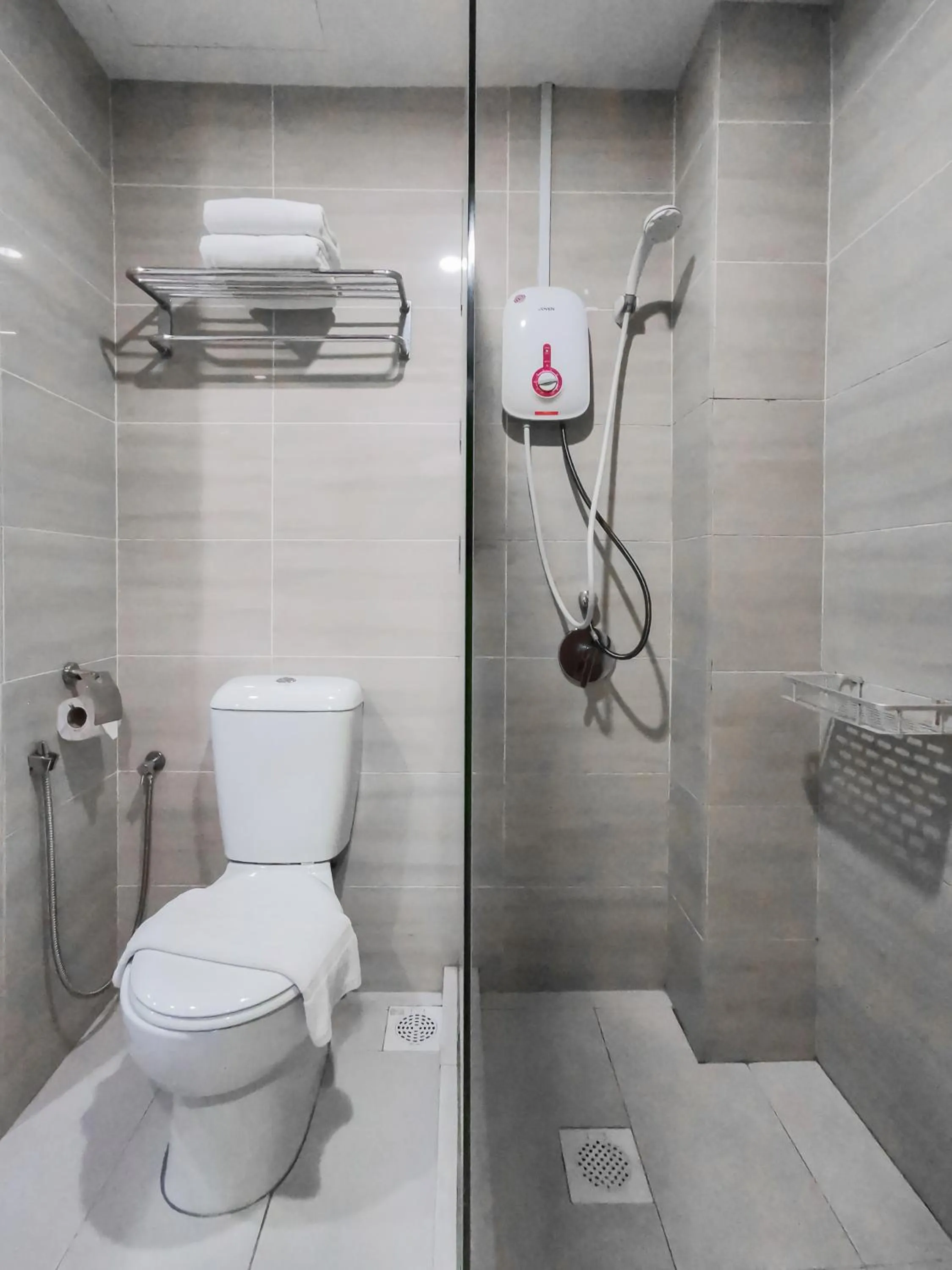 Shower in Hotel Sentral Melaka @ City Centre