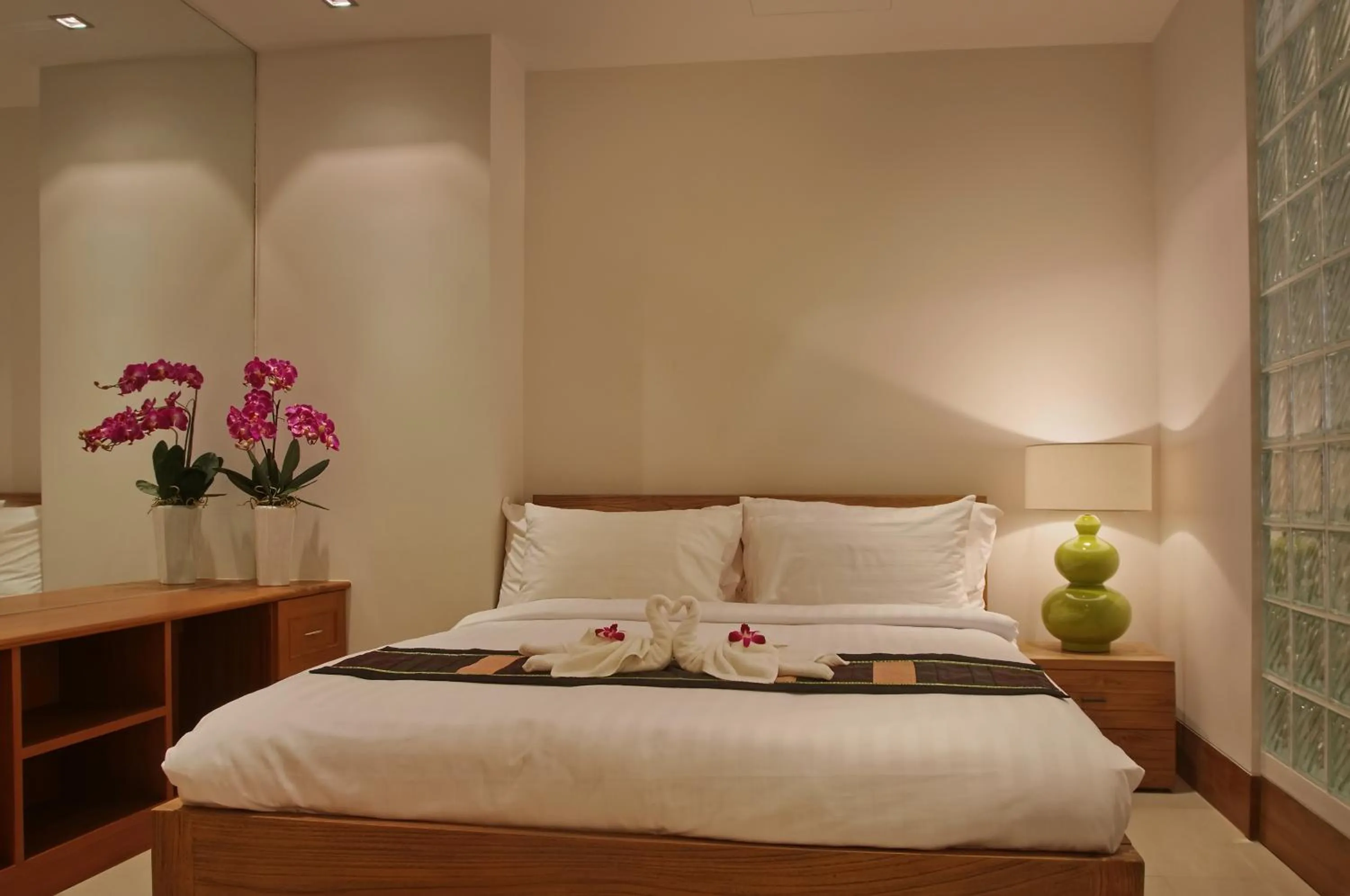 Bed in Pearl of Naithon