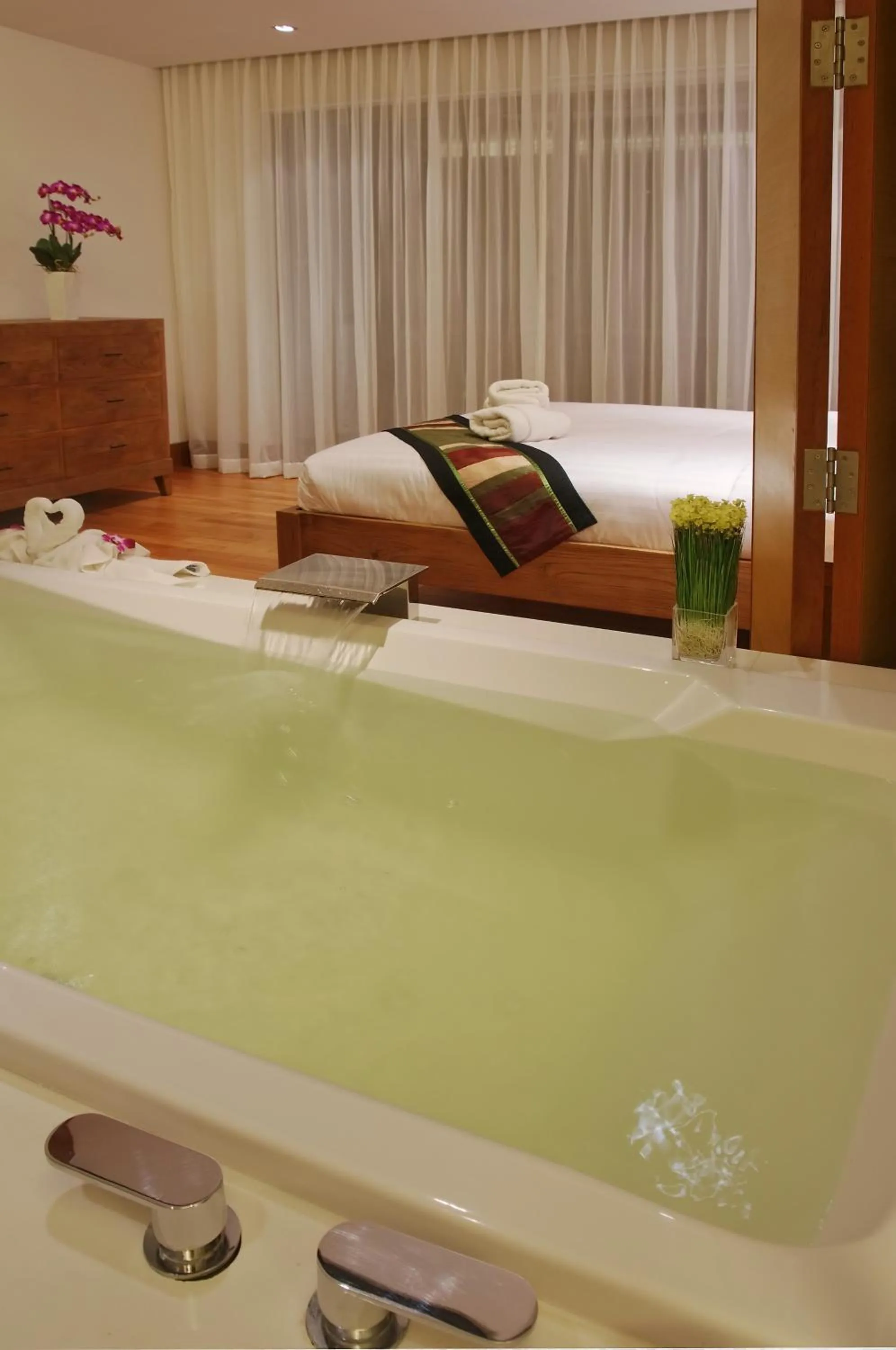 Bathroom in Pearl of Naithon