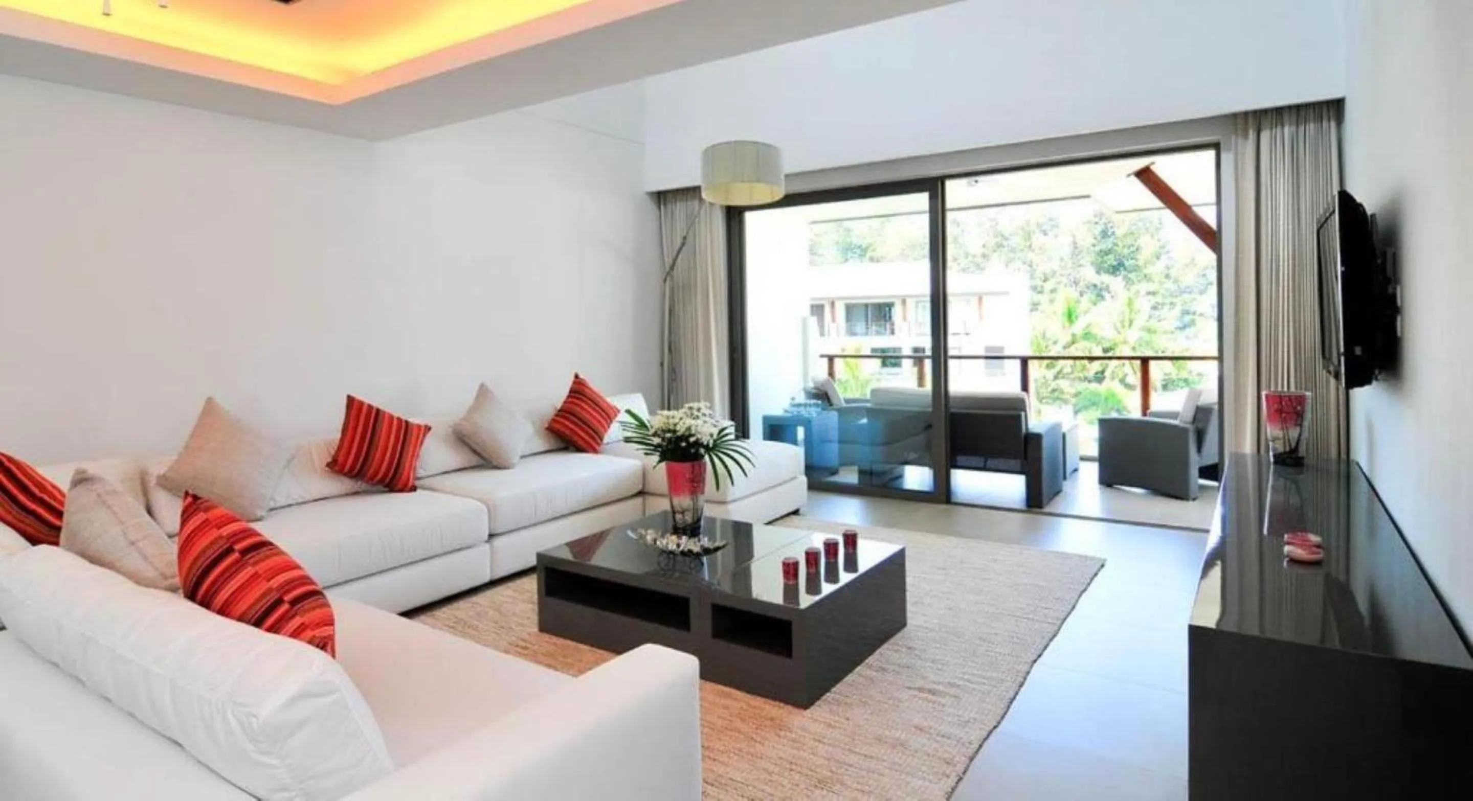 Day in Pearl of Naithon