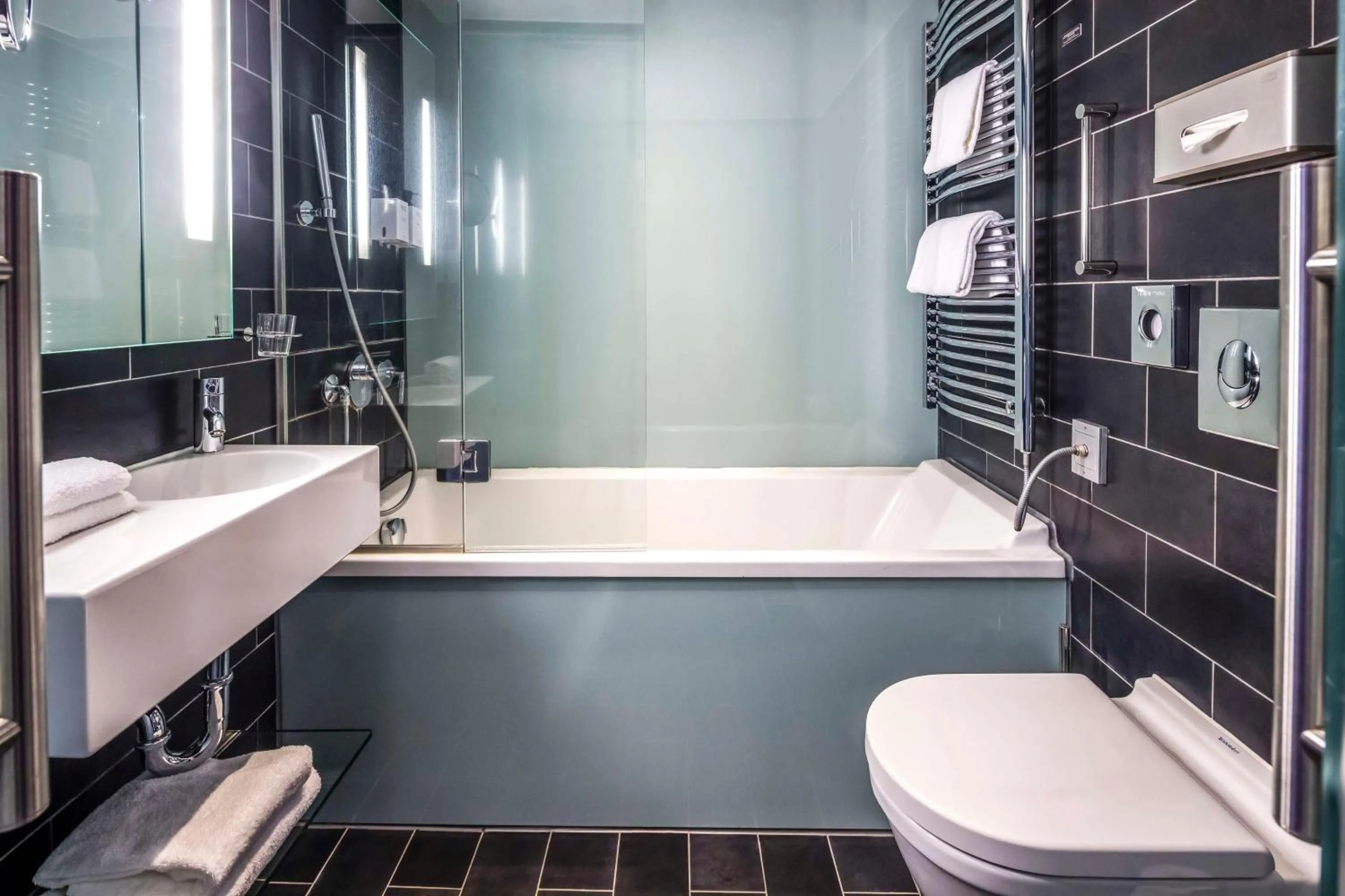 Bathroom in Scandic Palace Hotel