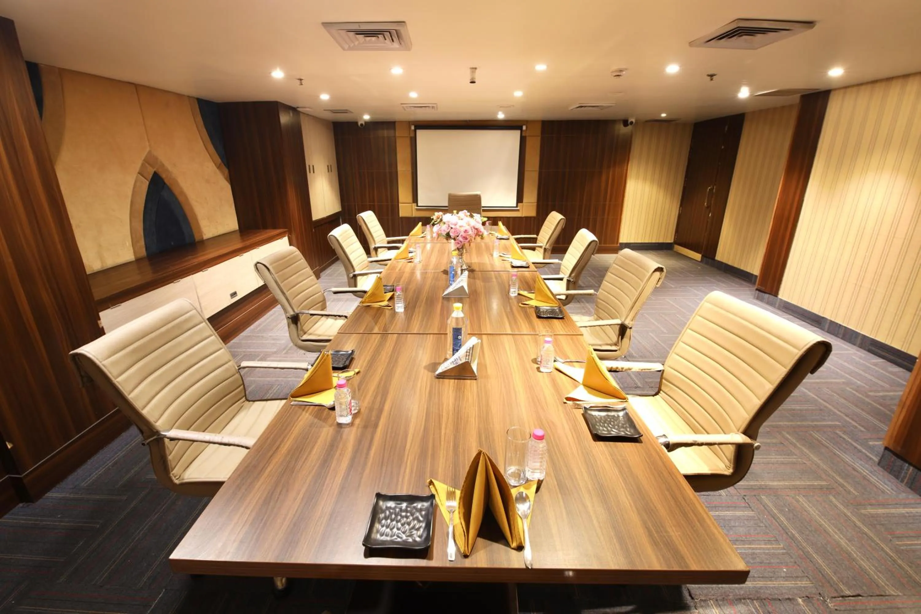 Meeting/conference room in Hotel Harmony Inn