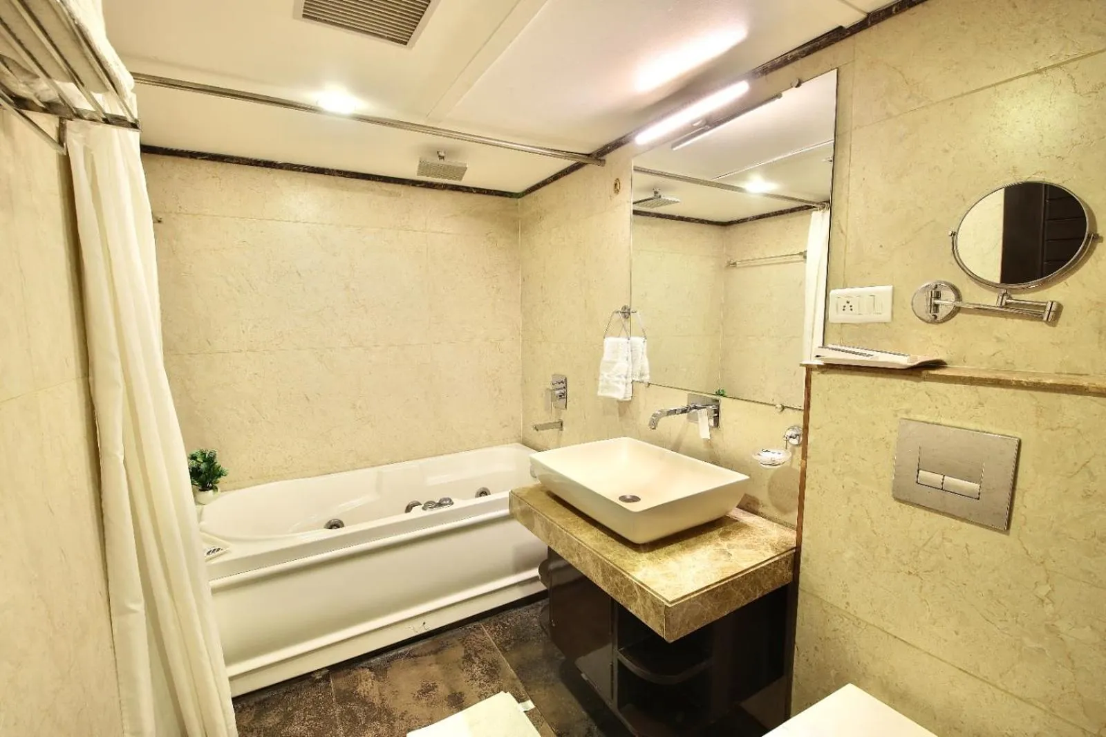 Bathroom in Hotel Harmony Inn