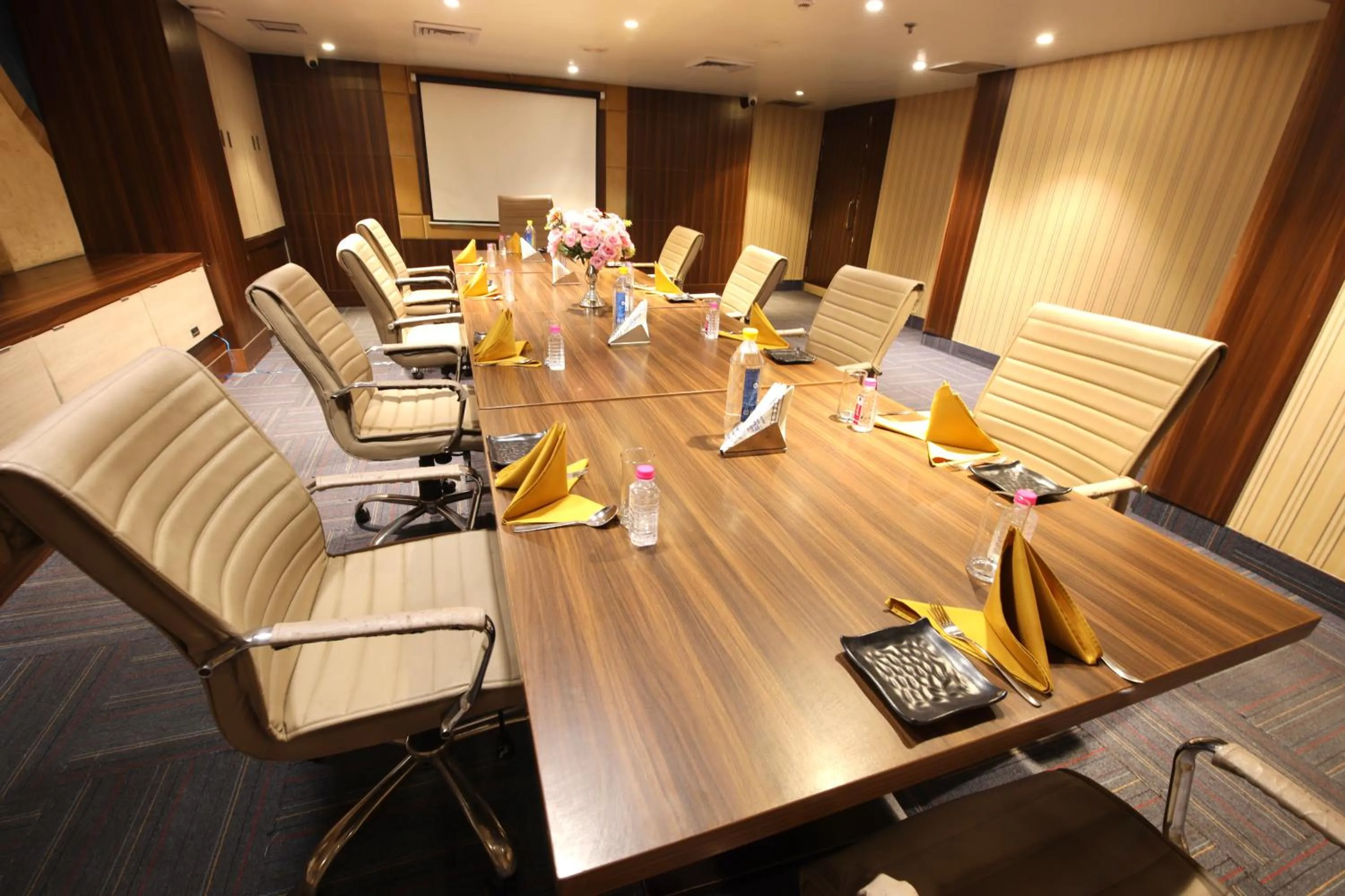 Meeting/conference room in Hotel Harmony Inn