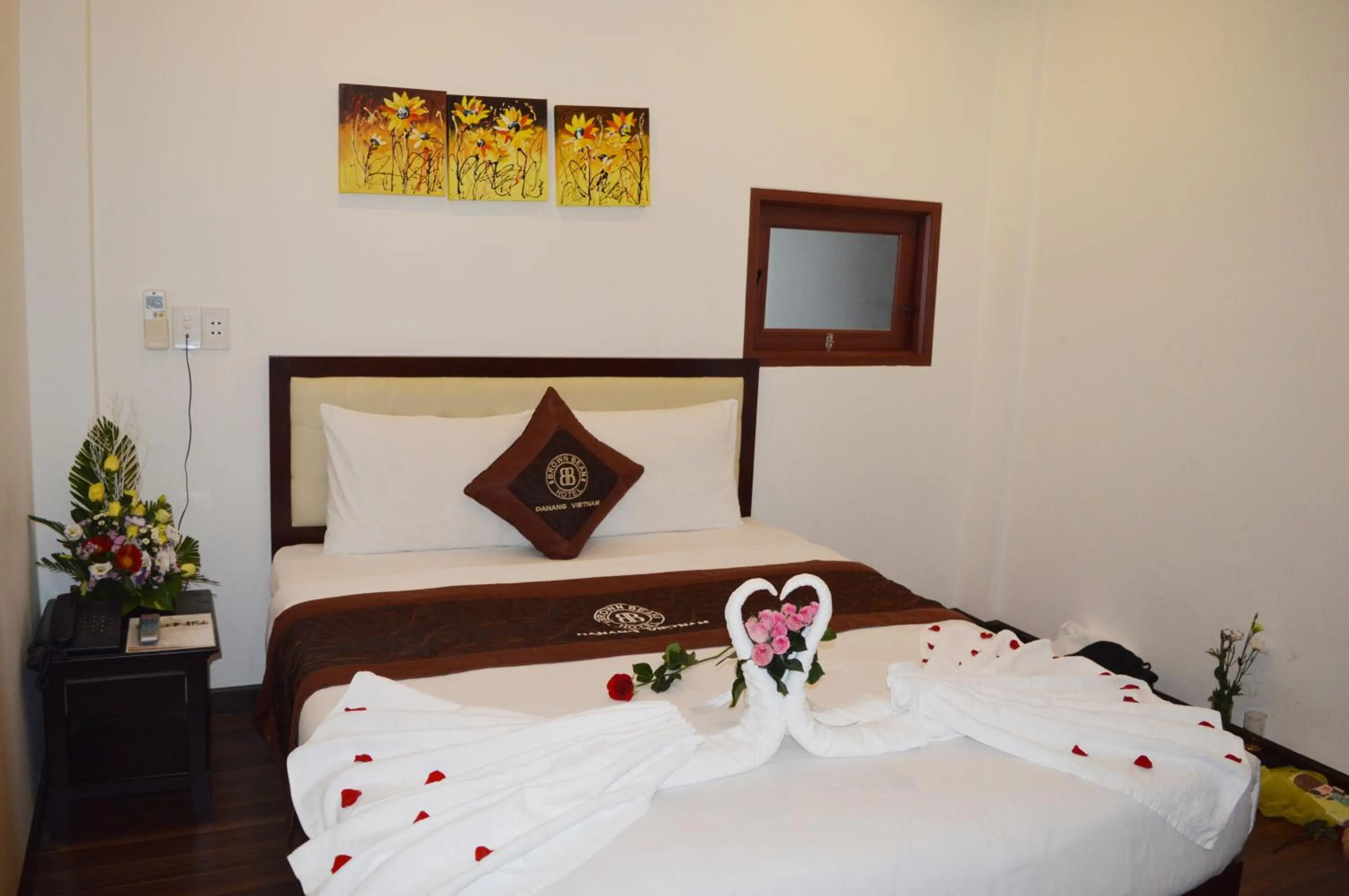 Bedroom, Bed in Brown Bean 2 Hotel