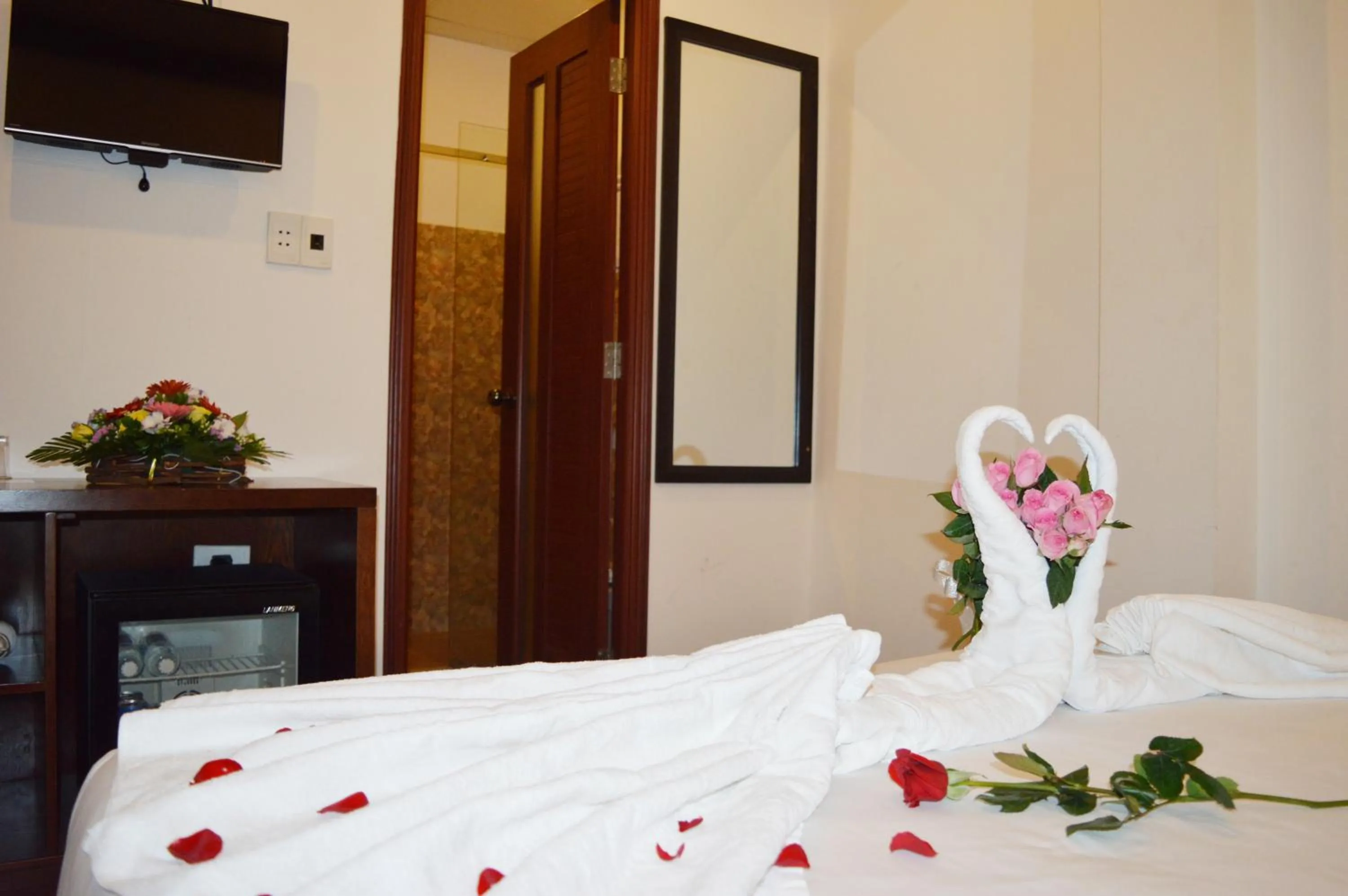 Bedroom, Bed in Brown Bean 2 Hotel