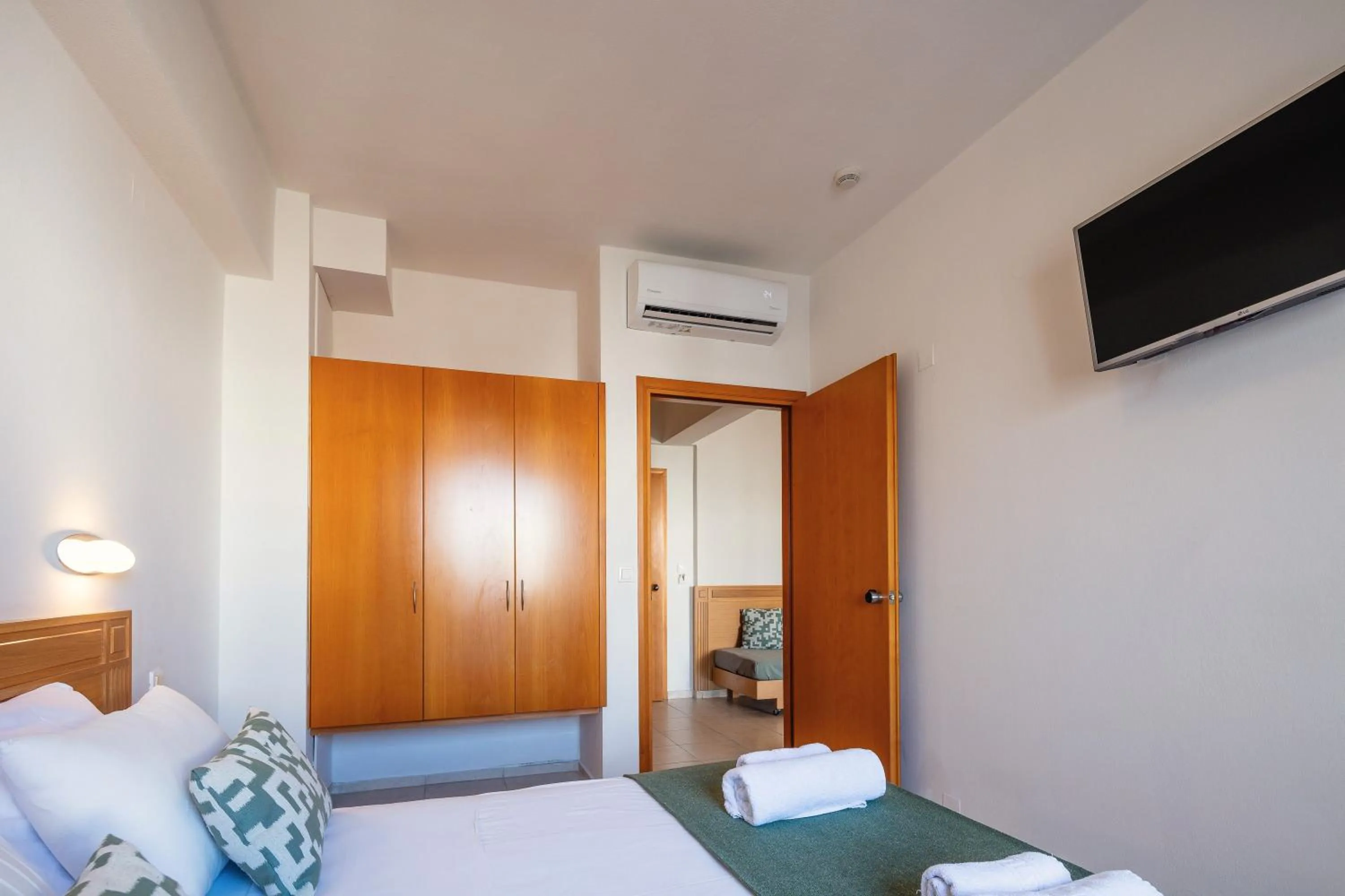 TV and multimedia, Bed in Aristea Hotel