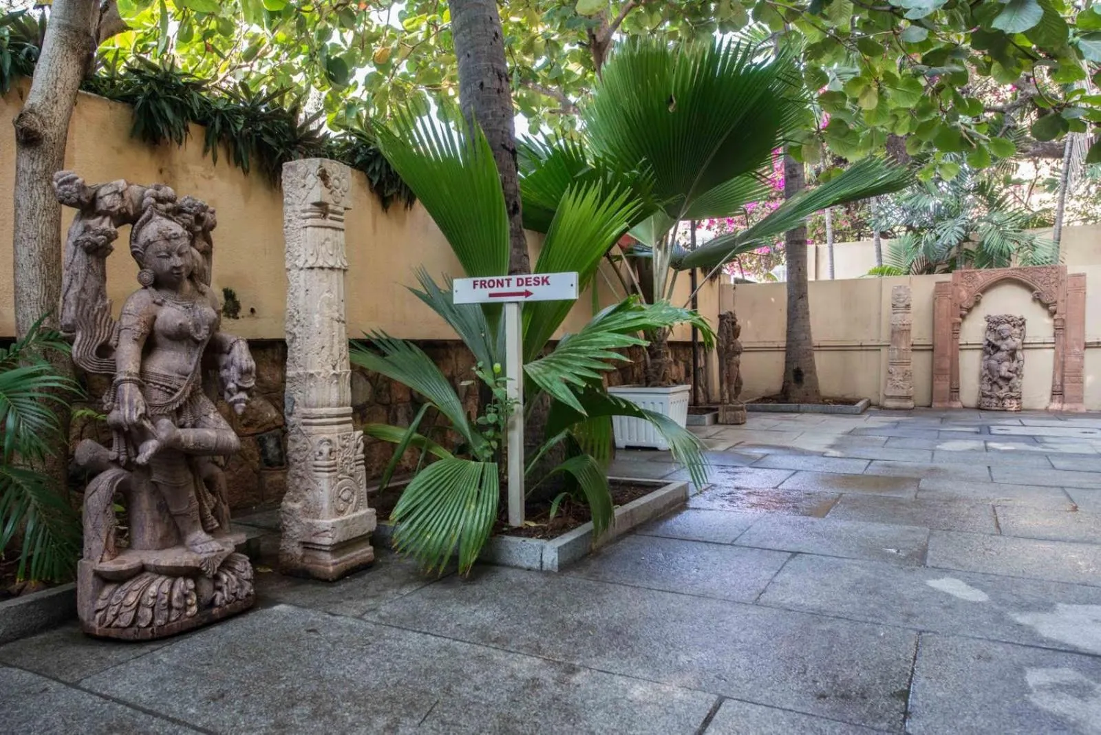 Facade/entrance in Hanu Reddy Residences Wallace Garden