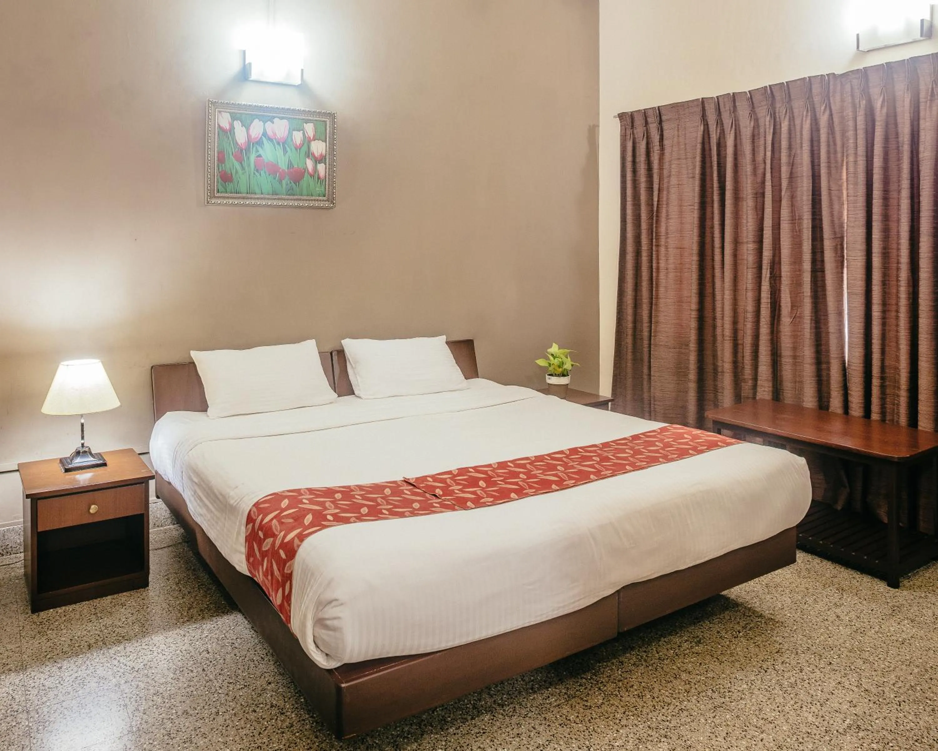 Bed in Hanu Reddy Residences Wallace Garden