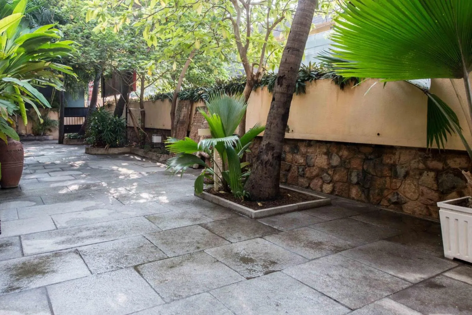 Facade/entrance in Hanu Reddy Residences Wallace Garden