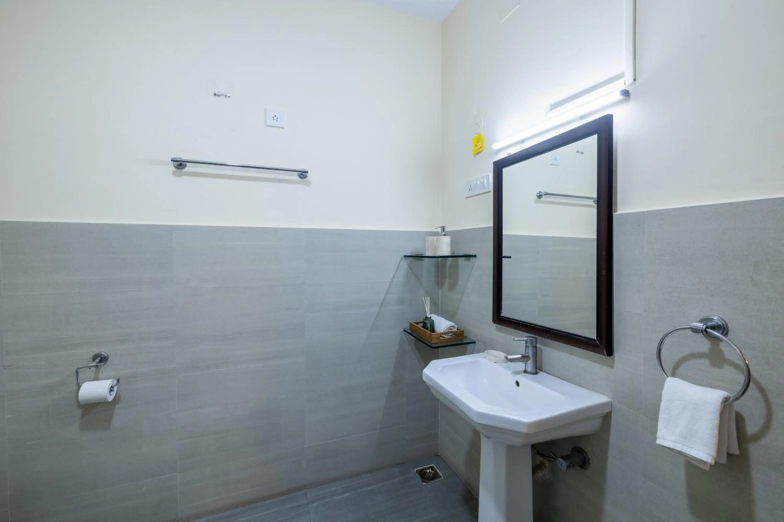 Bathroom in Hanu Reddy Residences Wallace Garden