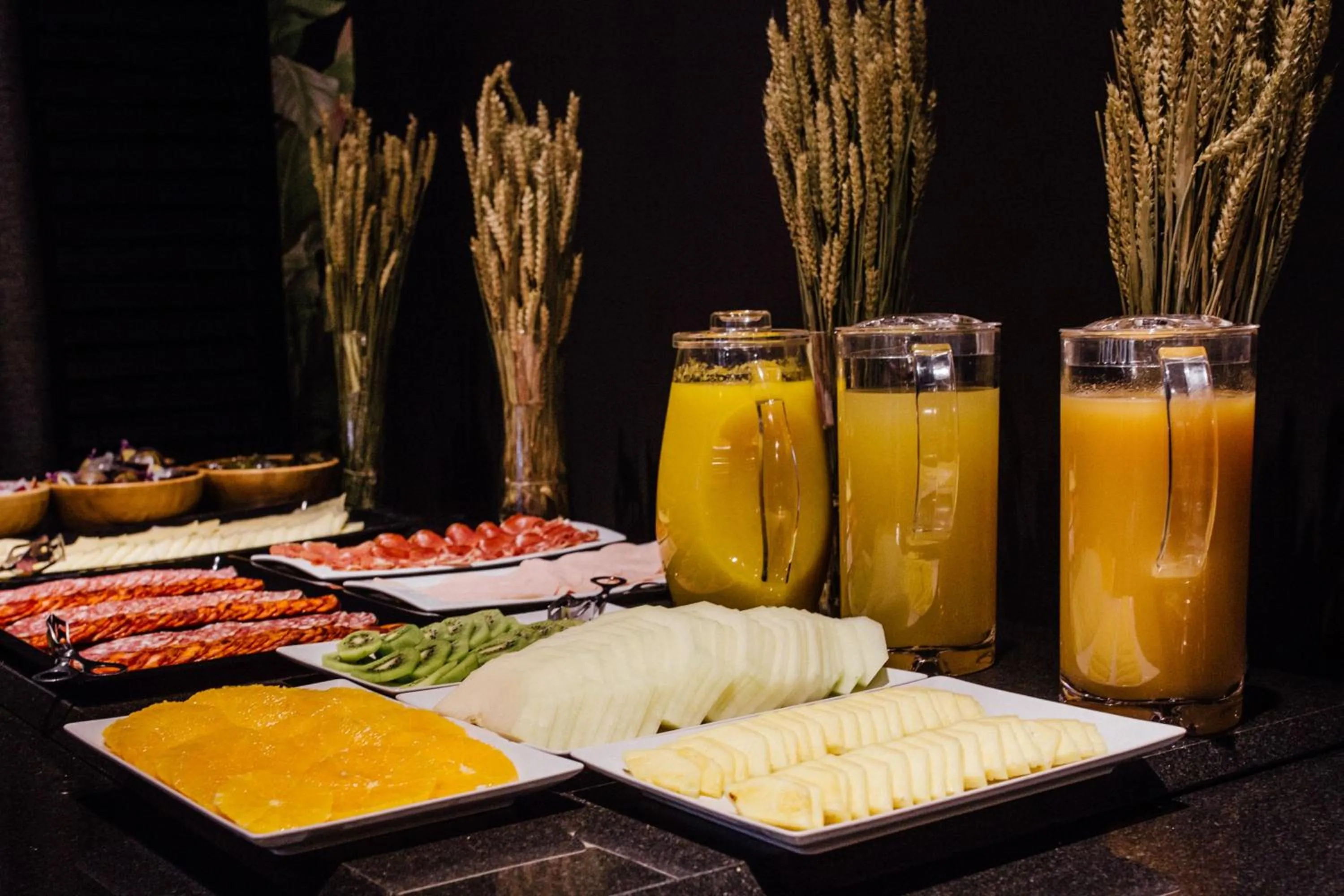 Restaurant/places to eat in Hotel Malcom and Barret