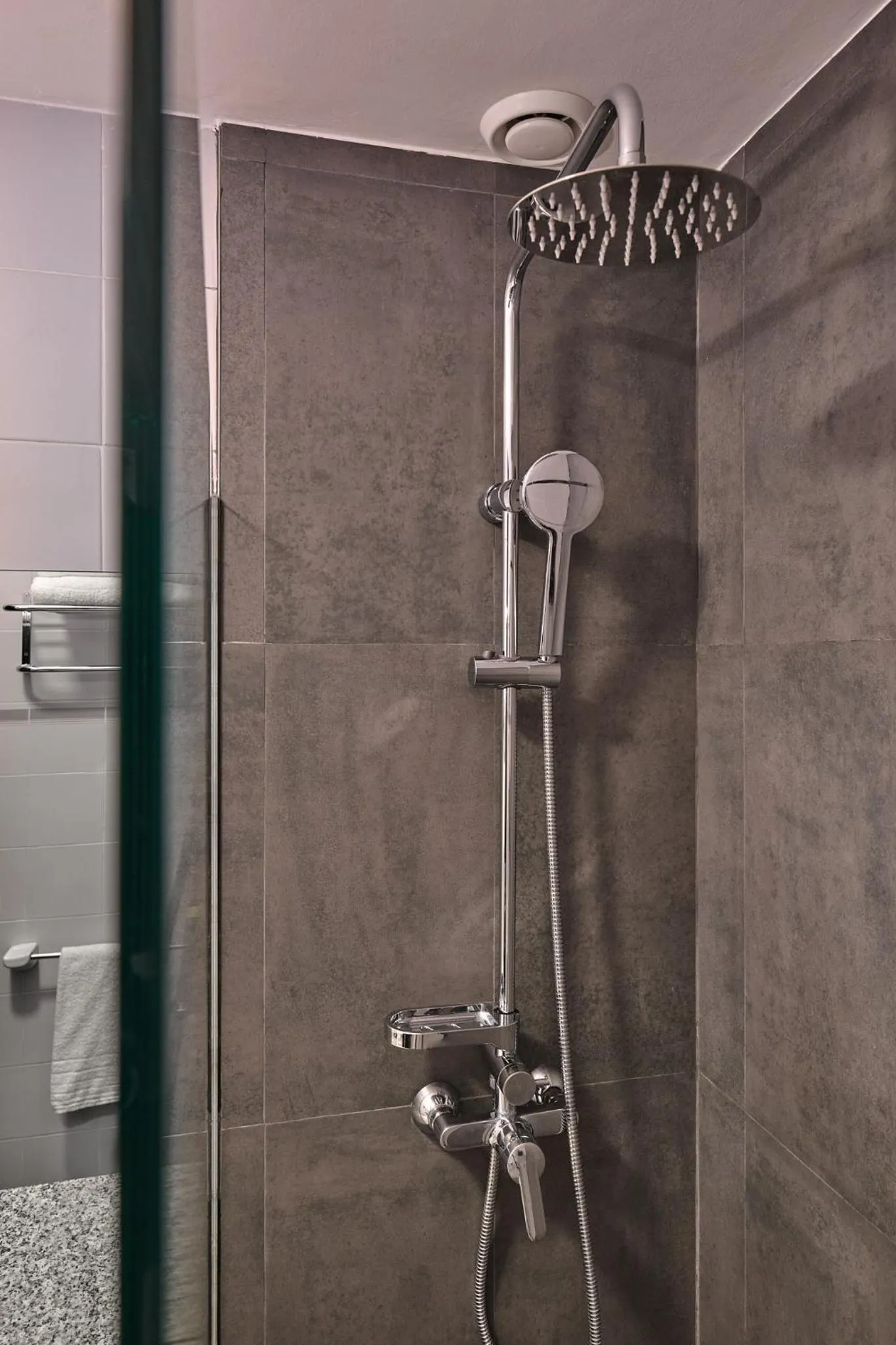 Bathroom in Hotel Malcom and Barret