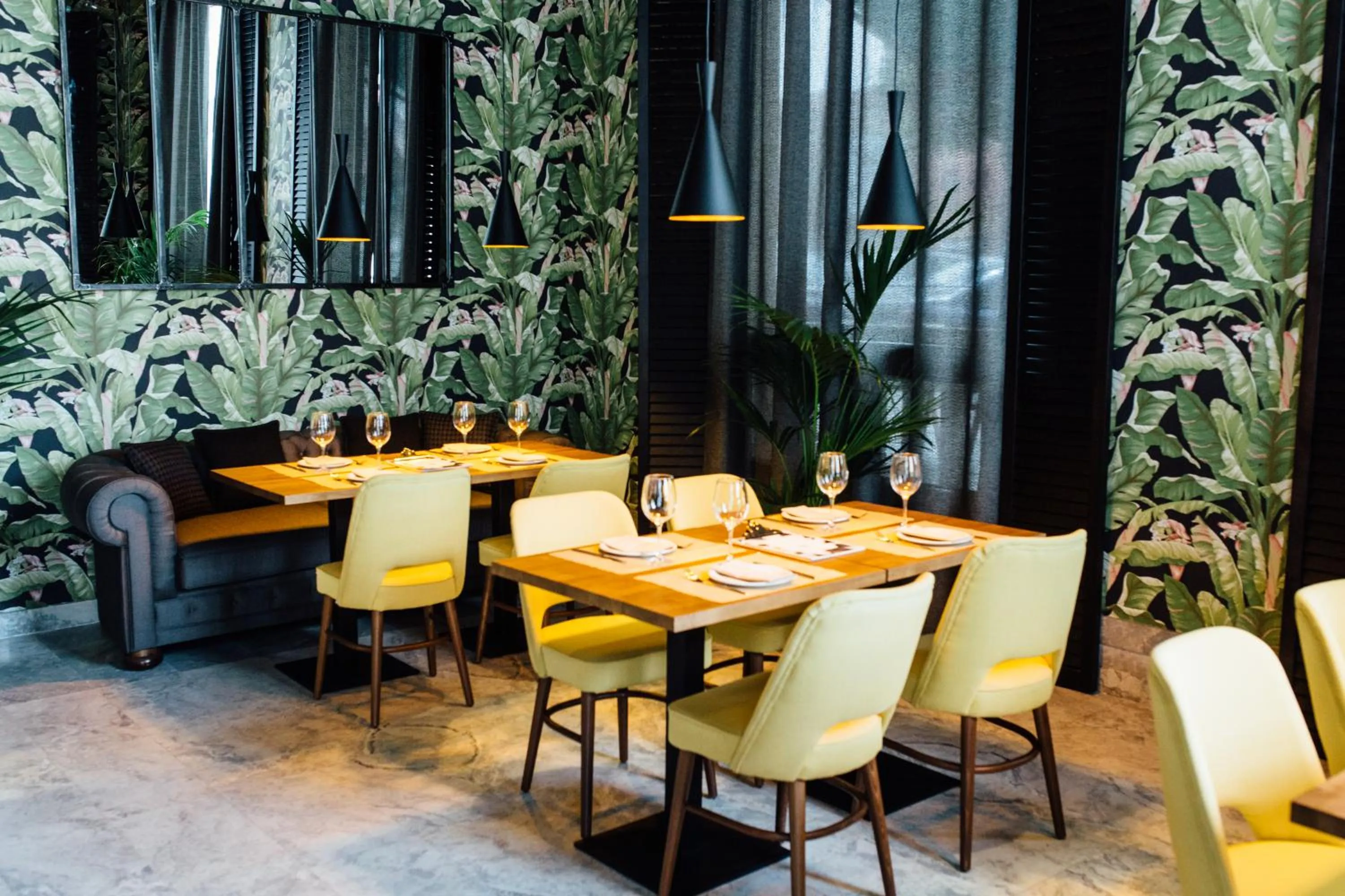 Food and drinks in Hotel Malcom and Barret