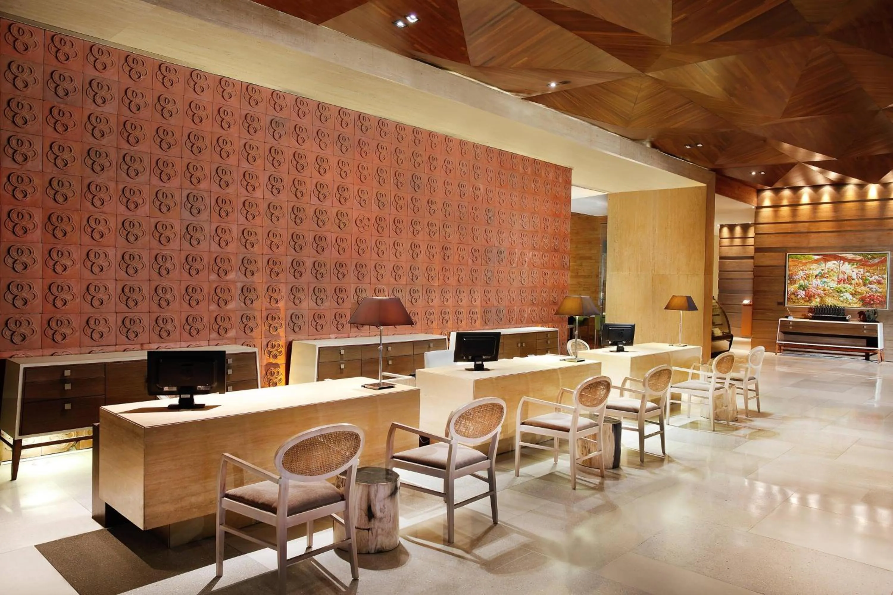 Lobby or reception in Four Points by Sheraton Bali, Seminyak