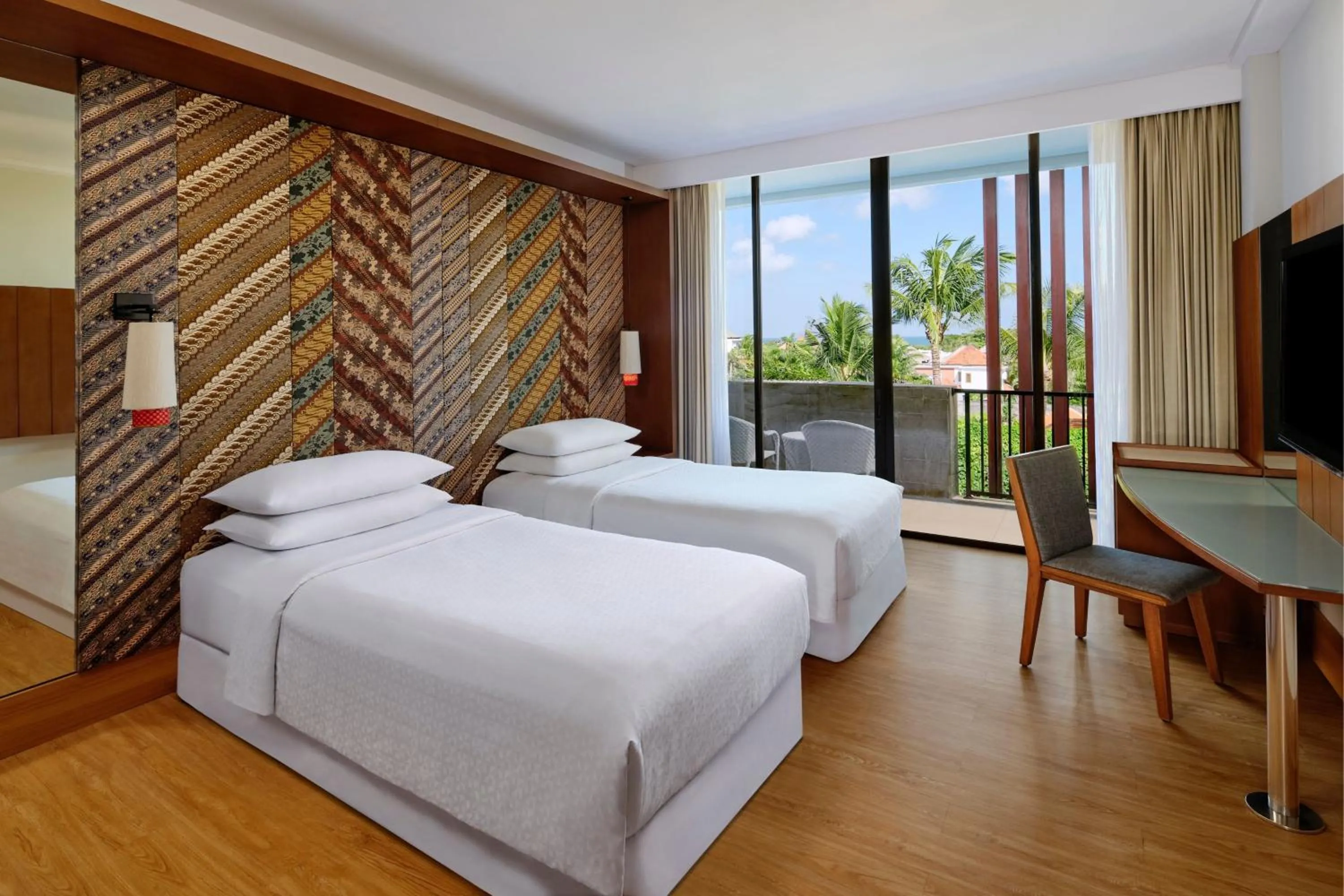 Photo of the whole room, Bed in Four Points by Sheraton Bali, Seminyak