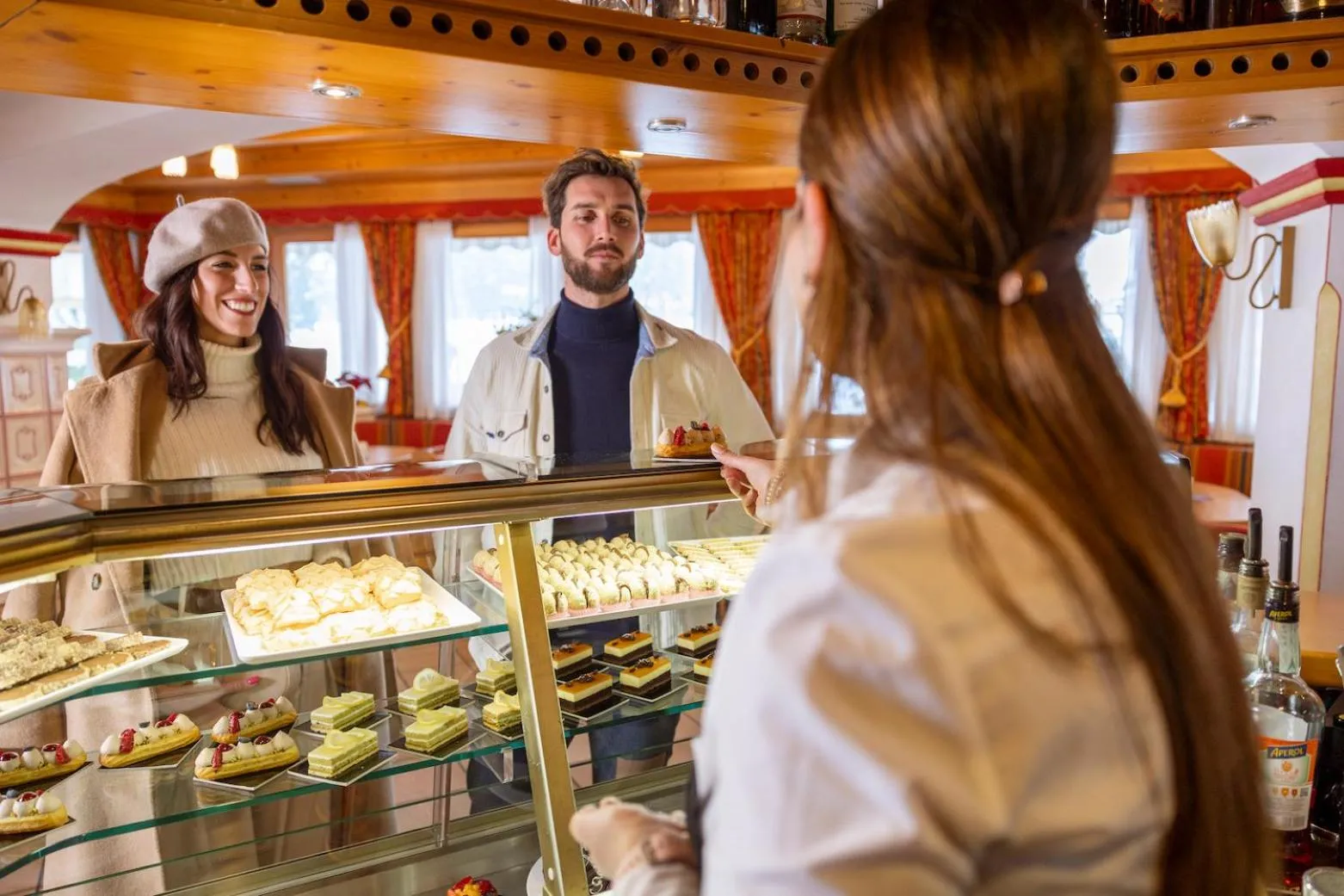 Restaurant/places to eat in Sport Hotel Cristal