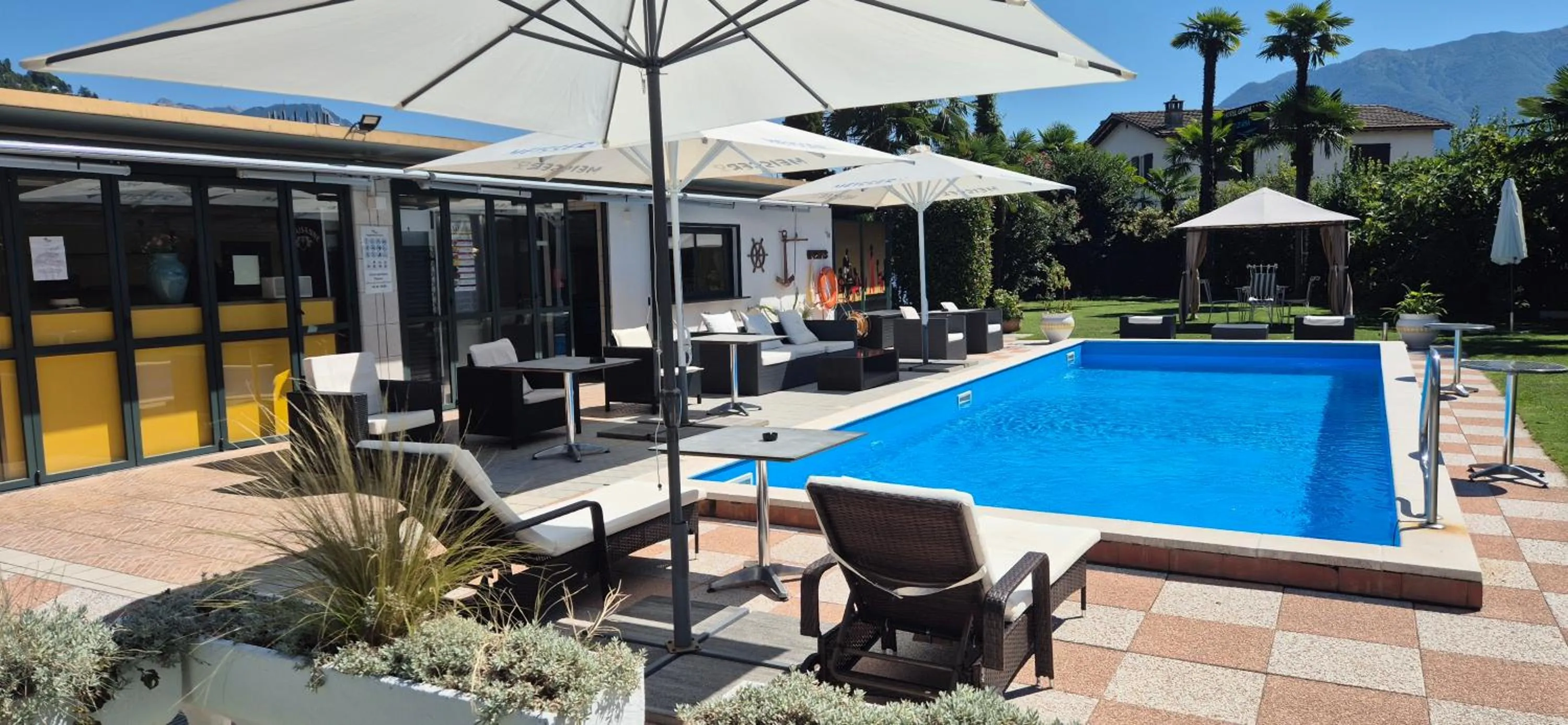 Swimming pool in Hotel Tiziana