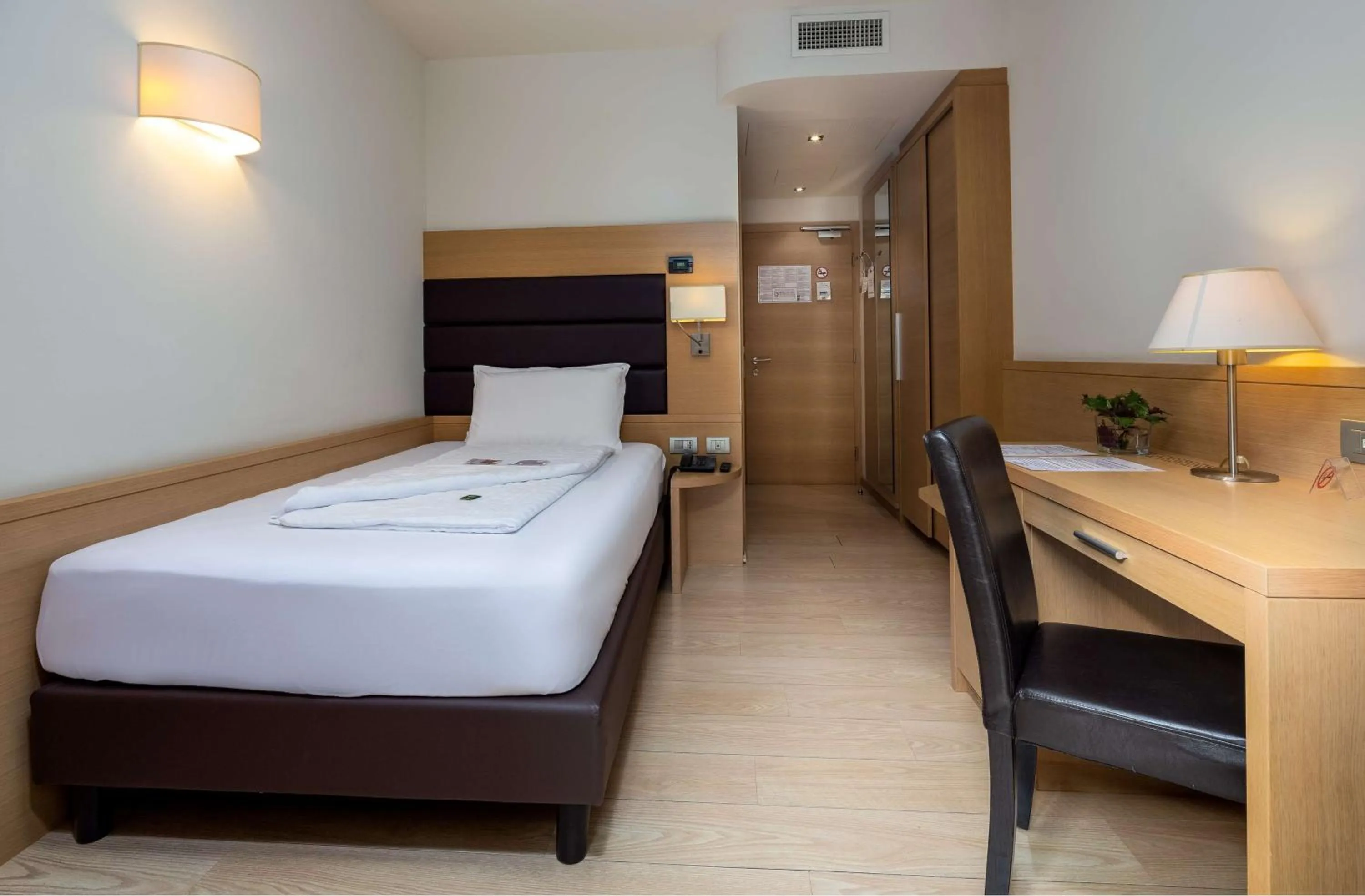 Photo of the whole room, Bed in Best Western Hotel Adige