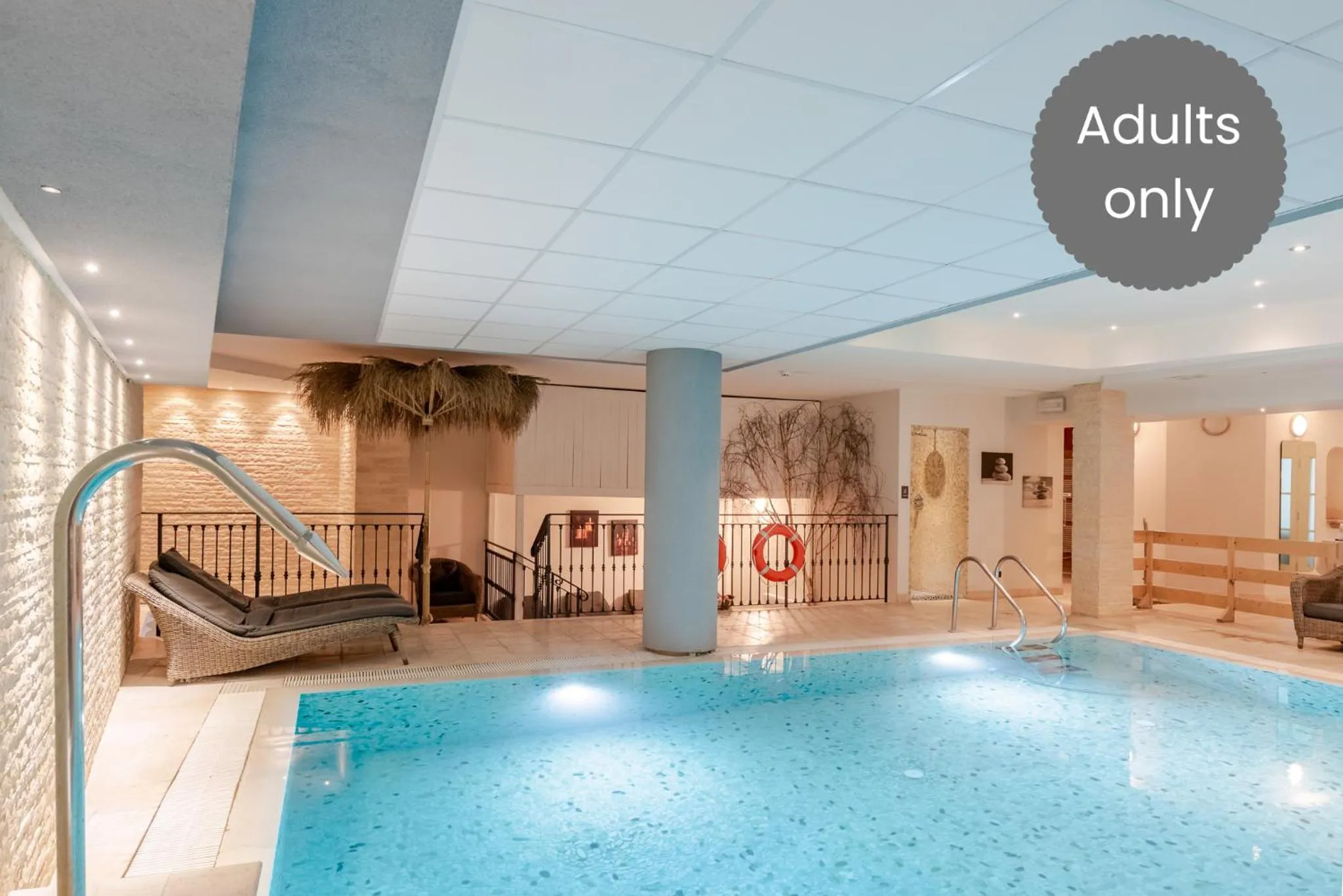 Swimming pool in Hotel Relais Vecchio Maso