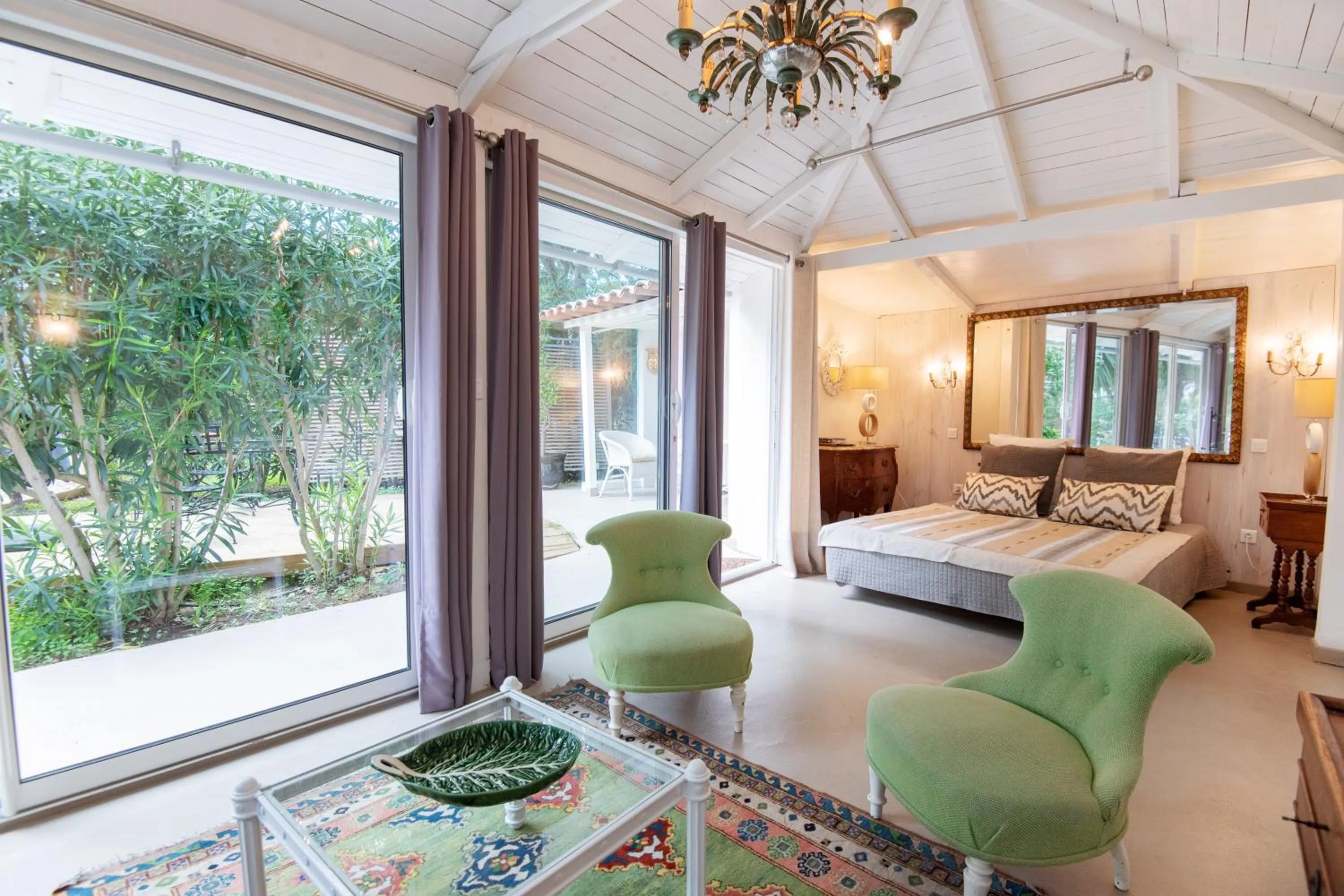 Living room, Bed in Campo Di Fiori, Maisons de Charme