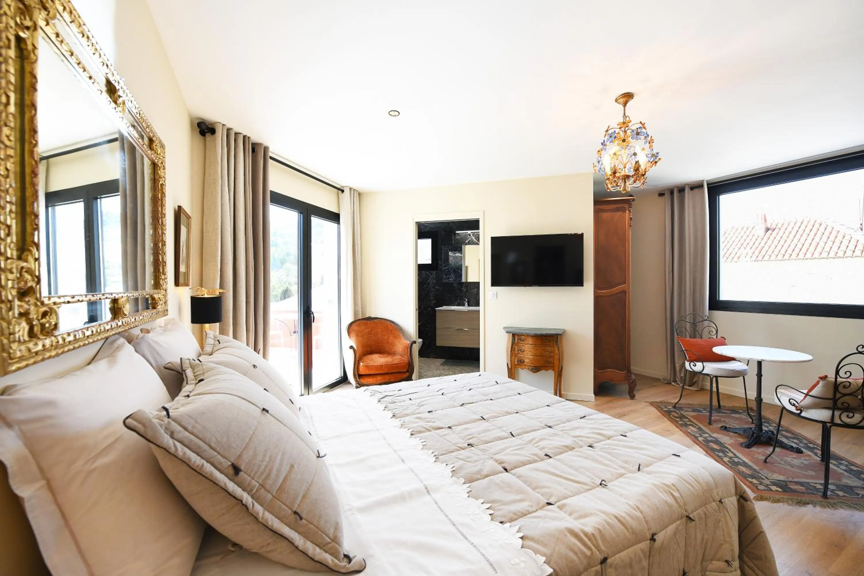 Bedroom, Bed in Campo Di Fiori, Maisons de Charme