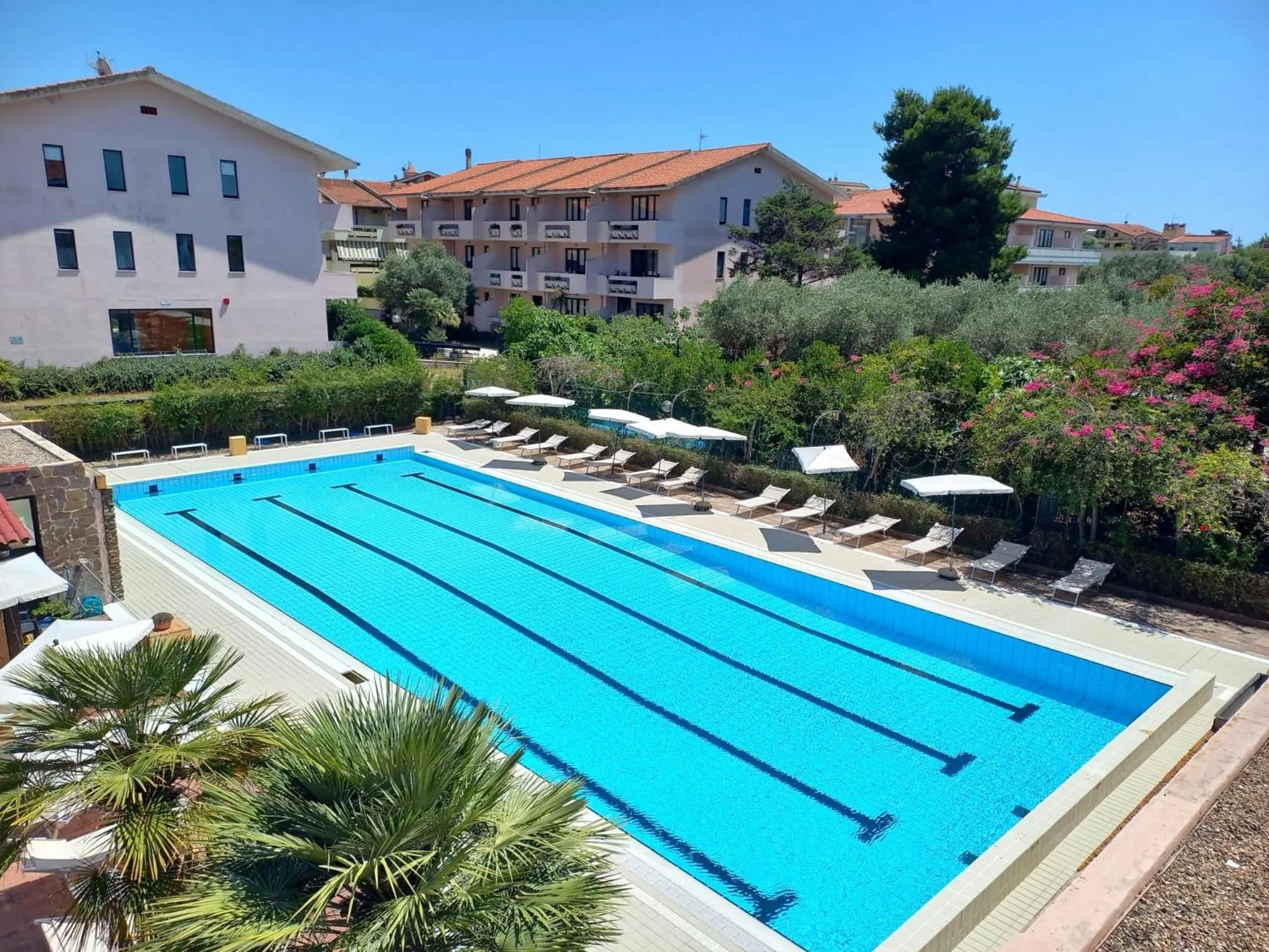 Swimming pool in Green Sporting Club Hotel