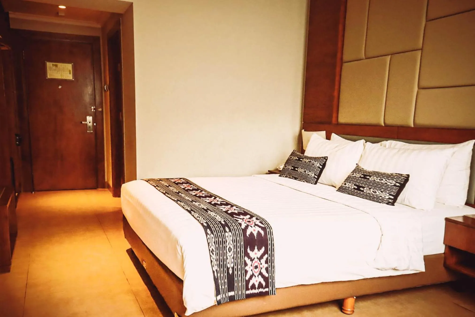 Photo of the whole room, Bed in SOTIS Hotel Kemang, Jakarta