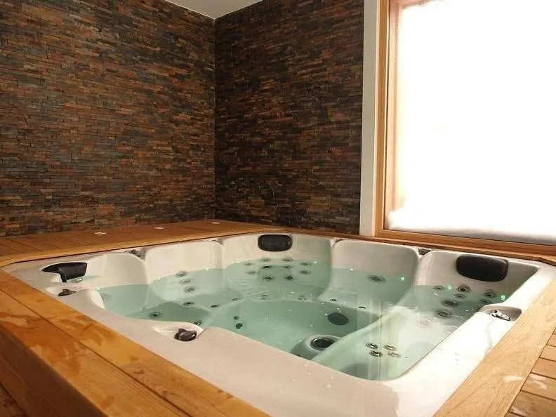 Hot Tub in Le Valombré