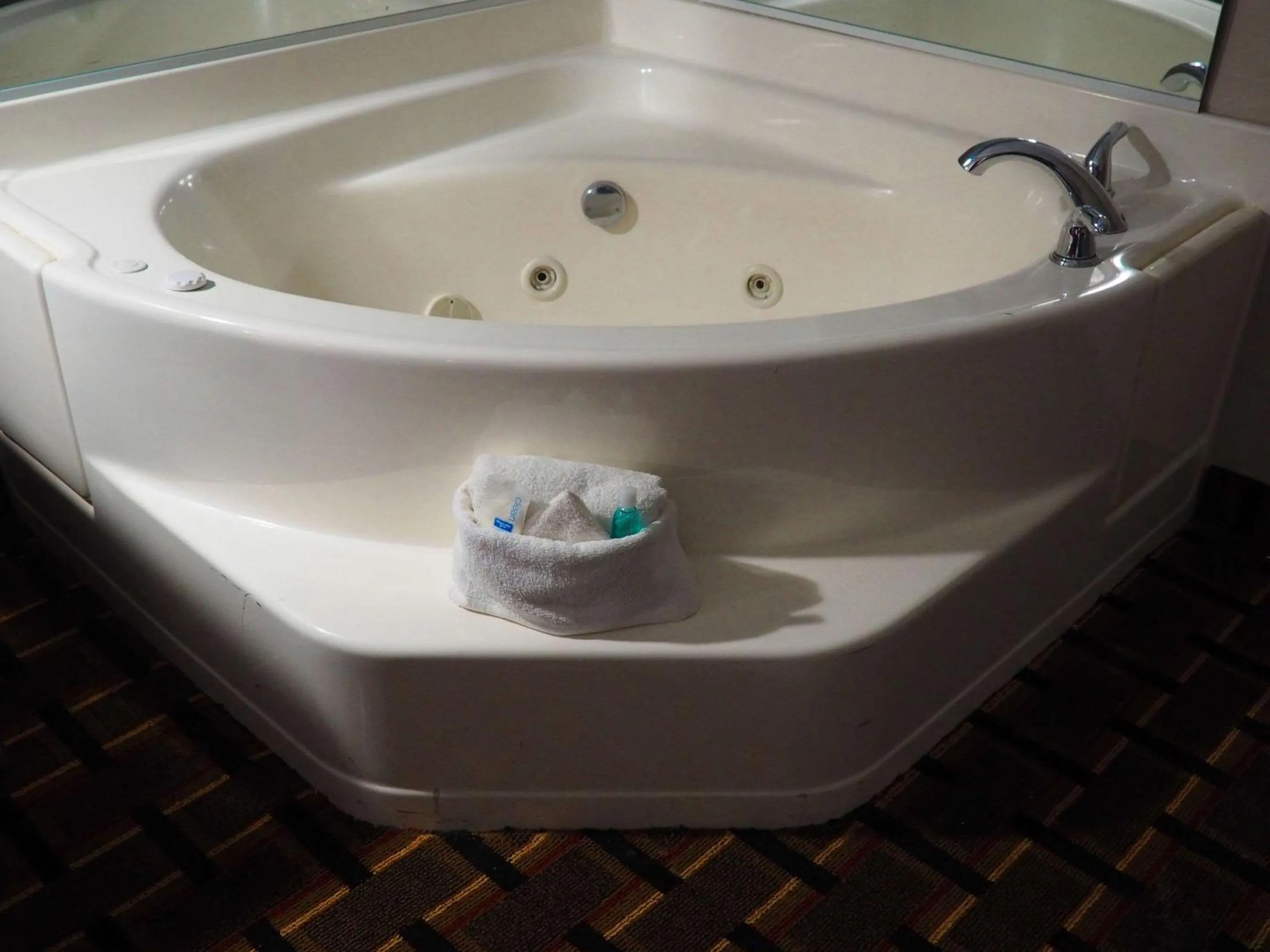 Bedroom in Econo Lodge Augusta West near Fort Gordon