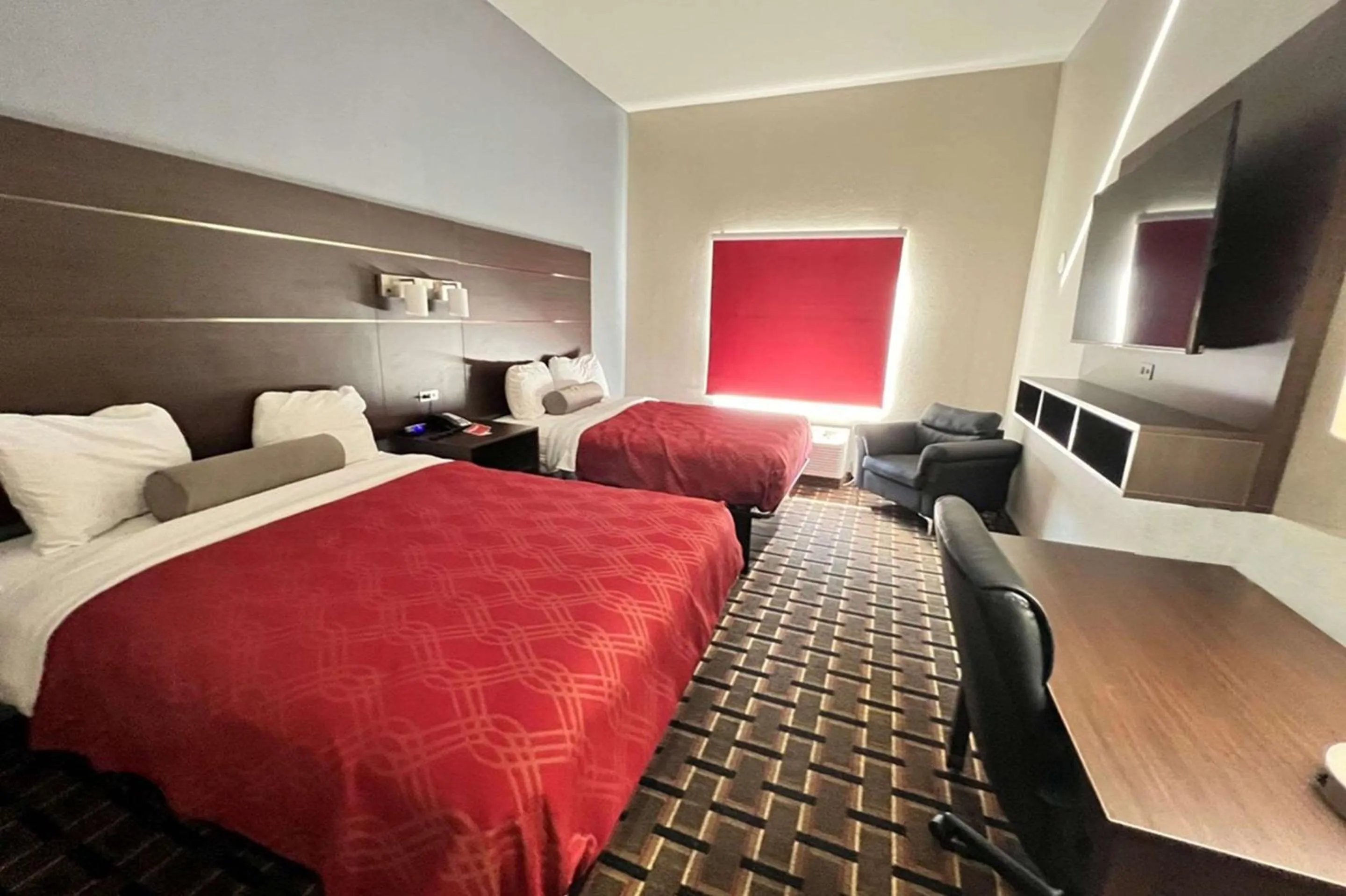 Bedroom, Bed in Econo Lodge Augusta West near Fort Gordon