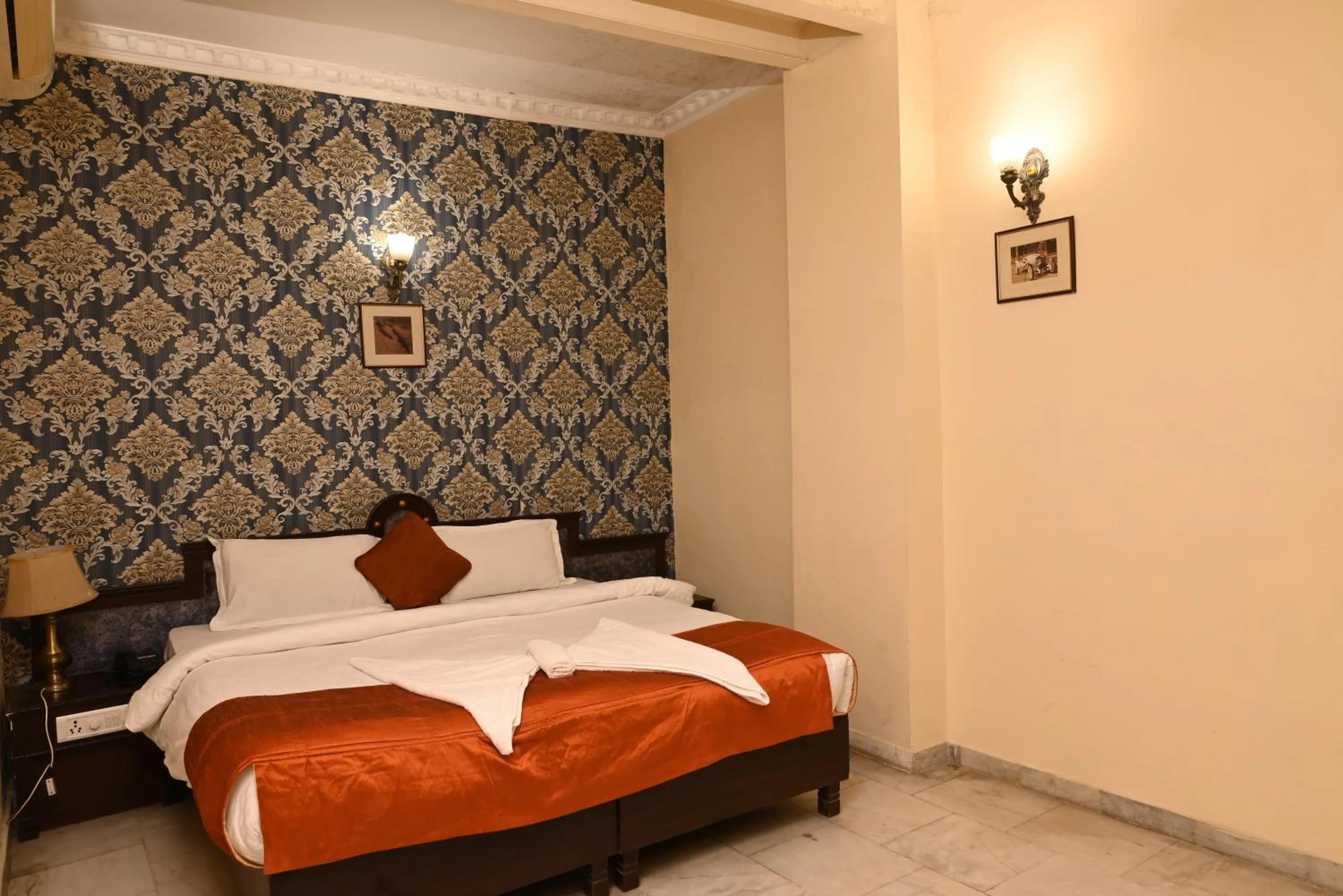 Bedroom, Bed in The Fort Ramgarh