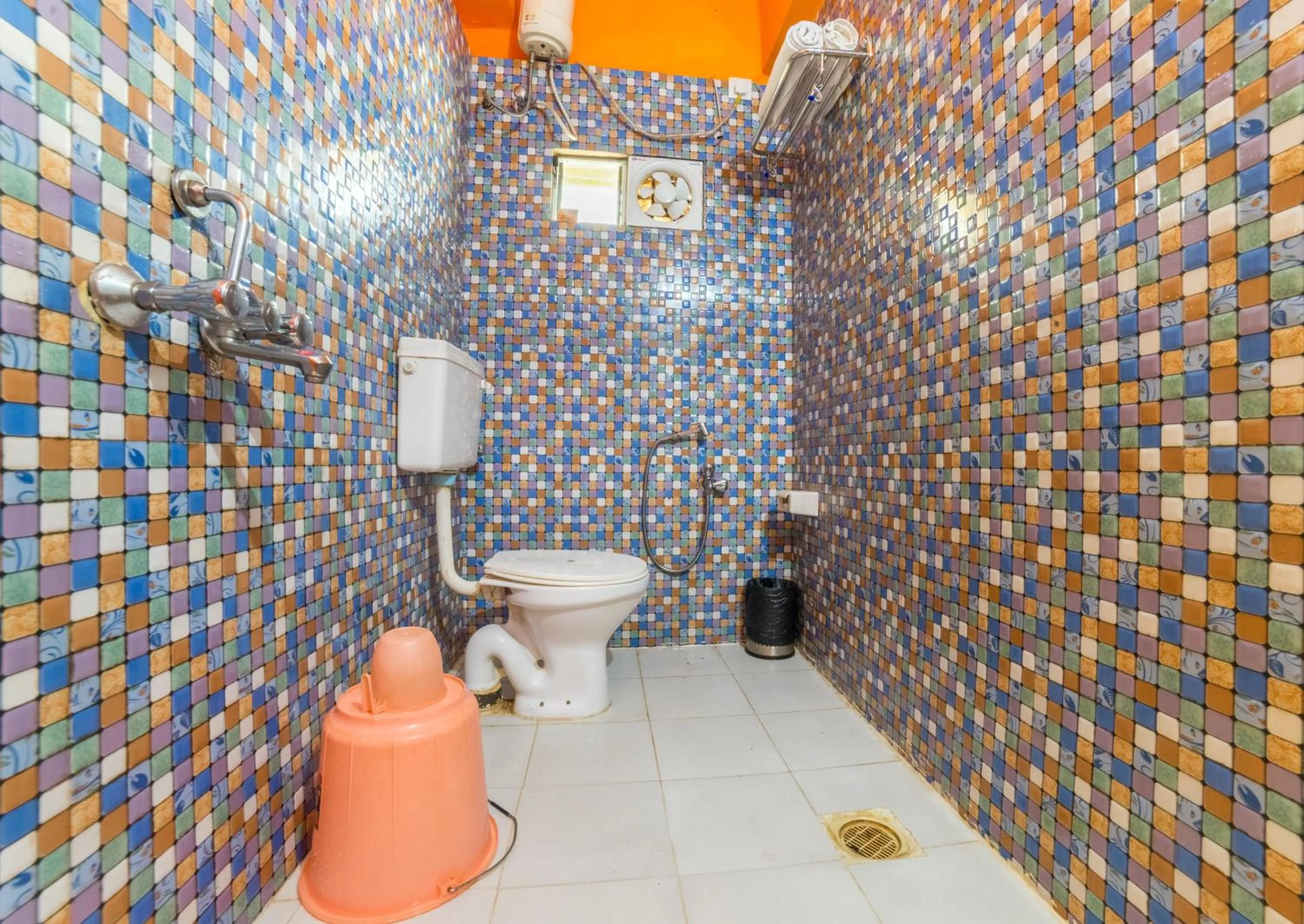 Shower in Kiara Hotel Goa