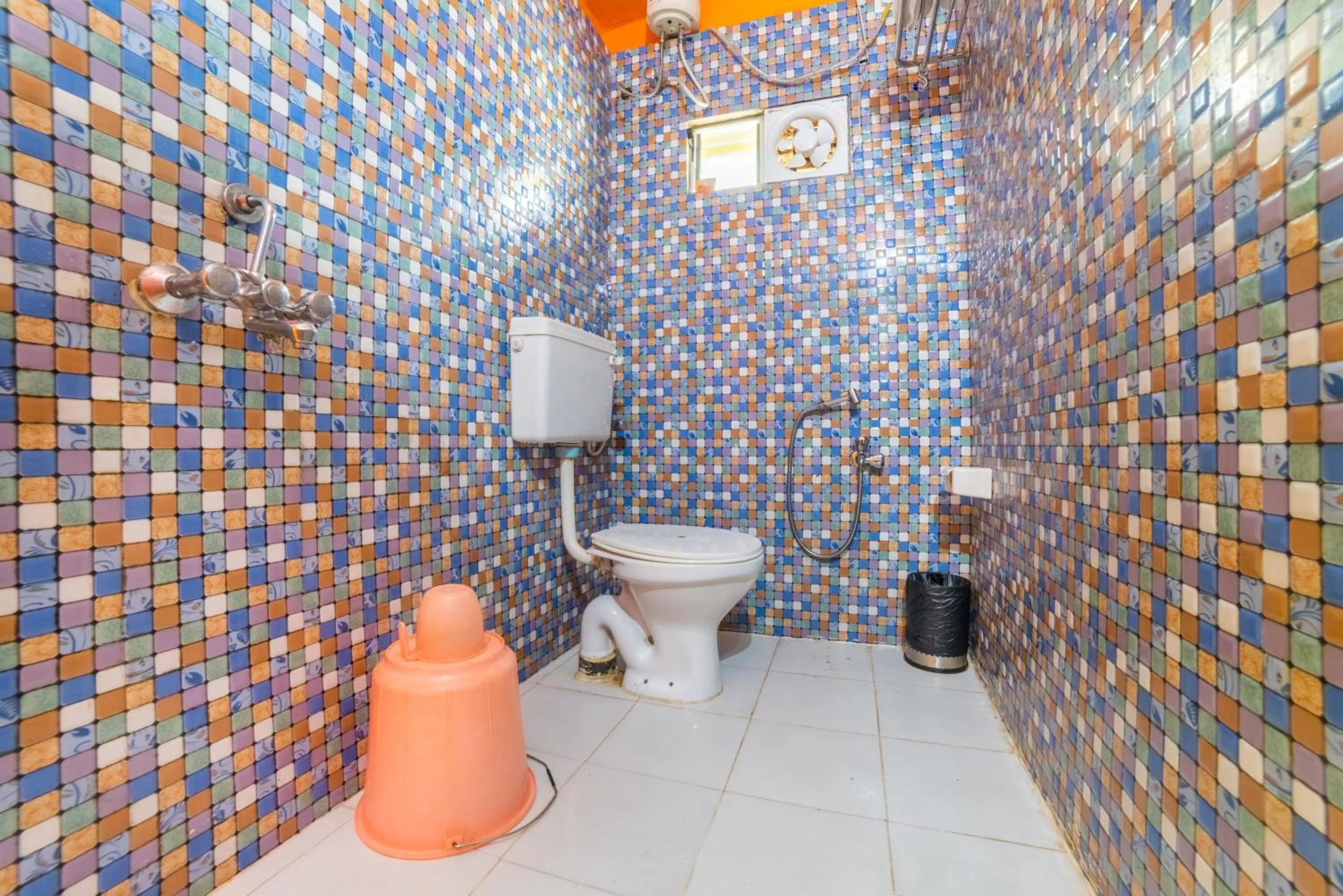 Shower in Kiara Hotel Goa