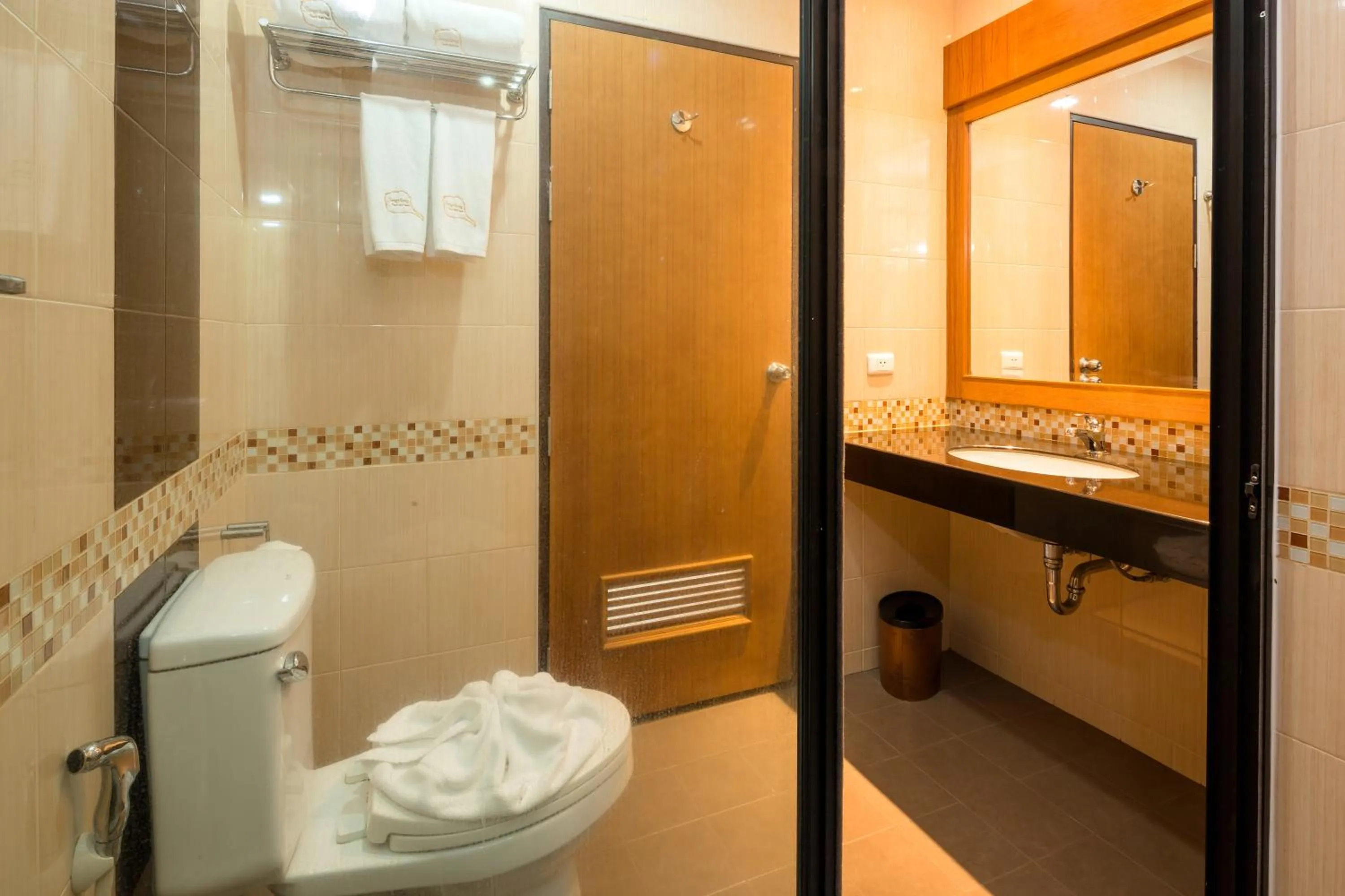 Bathroom in Sungthong Kamala Beach Resort