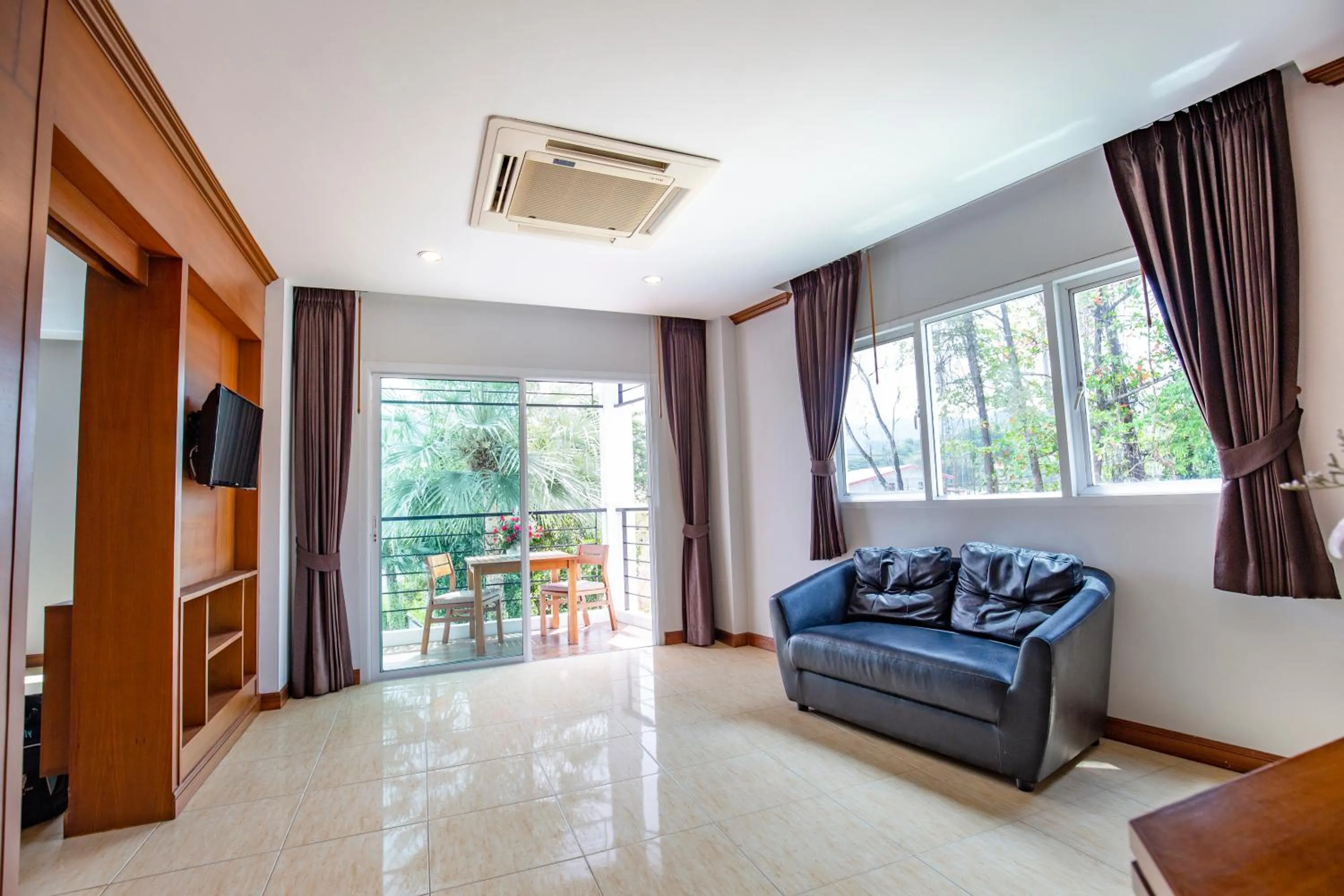 Balcony/Terrace in Sungthong Kamala Beach Resort