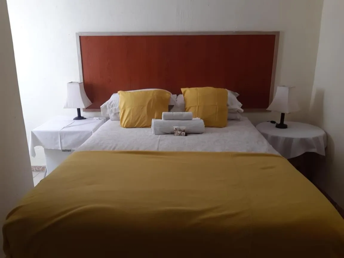 Bed in Diphororo guest house