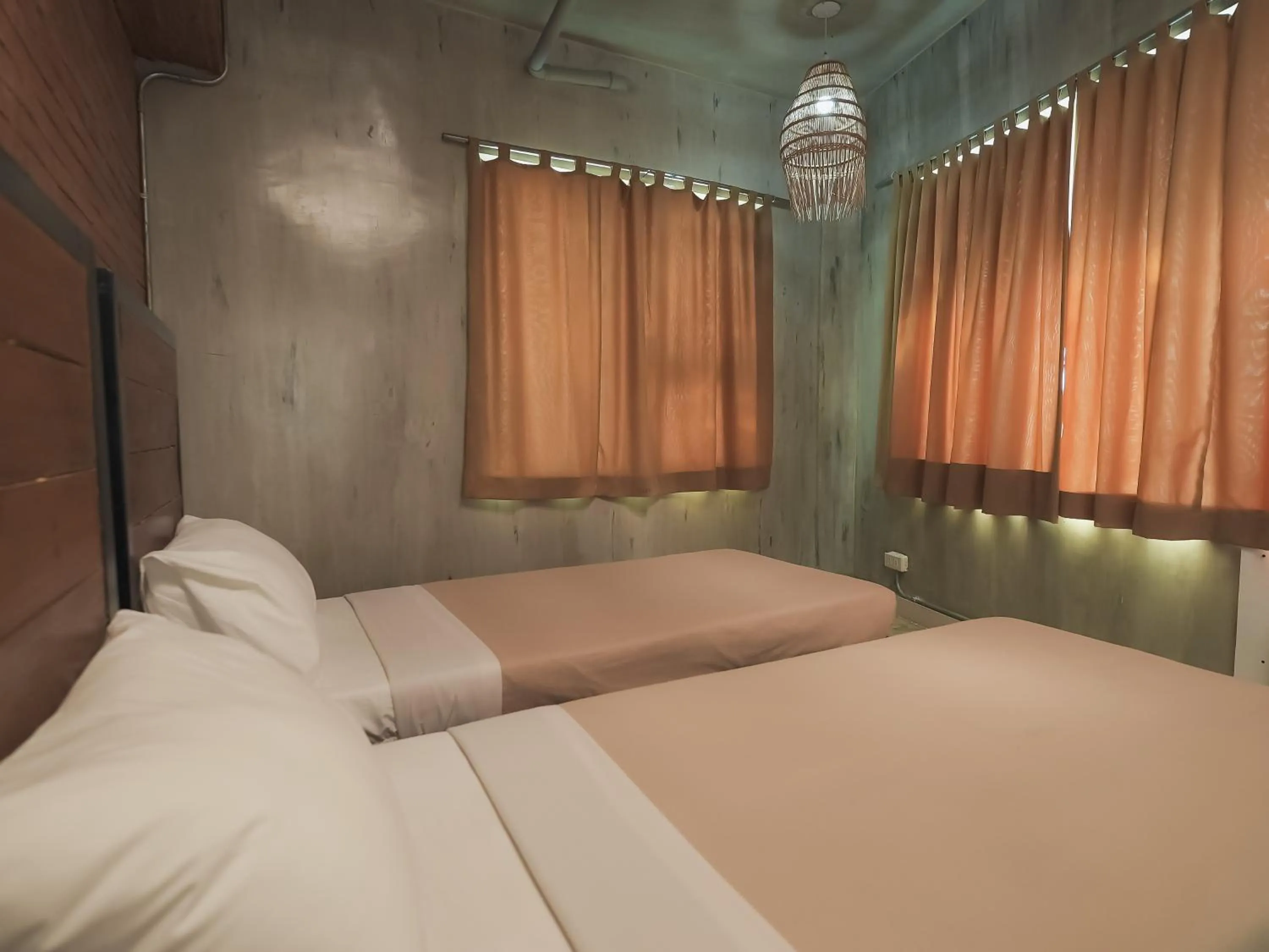 Photo of the whole room, Bed in WHITE BANANA Manila - NEW