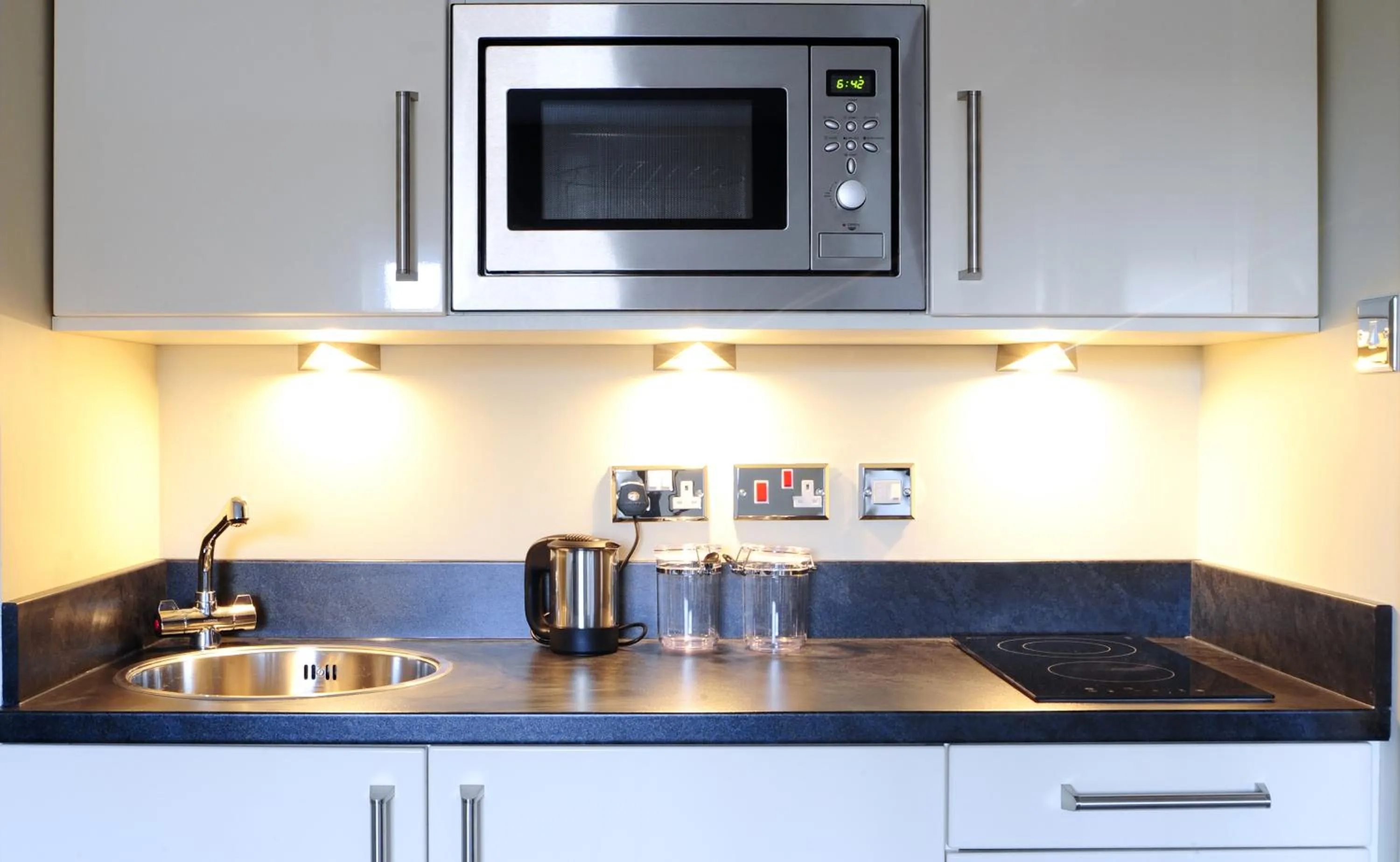 Kitchen or kitchenette in The Craibstone Suites