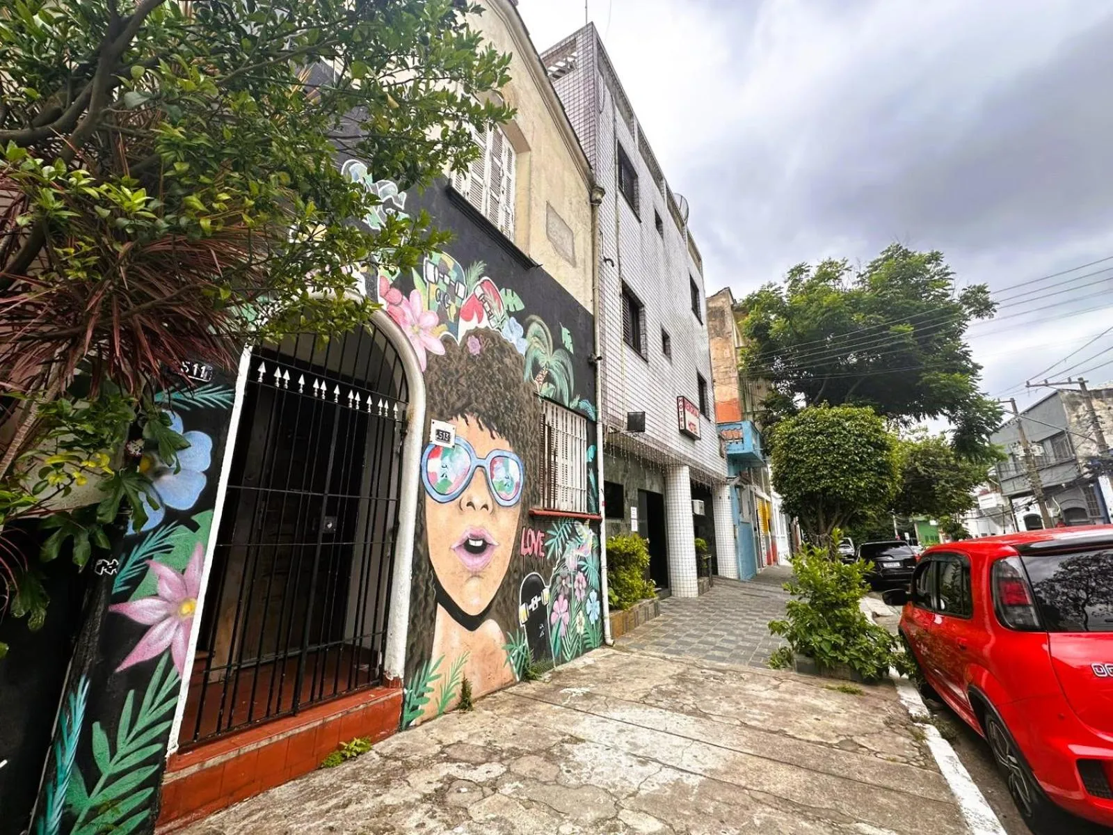 Facade/entrance in Memorial Hotel